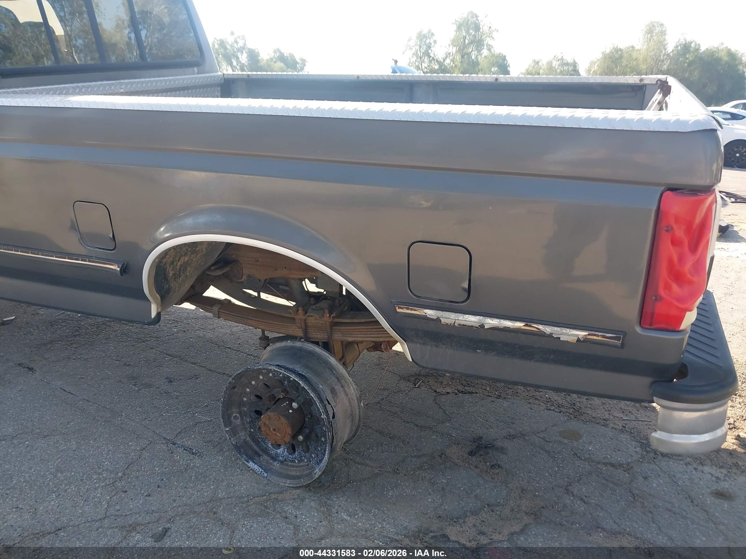 1993 Ford F350   Gray vin: 2FTJW36G0PCA47640