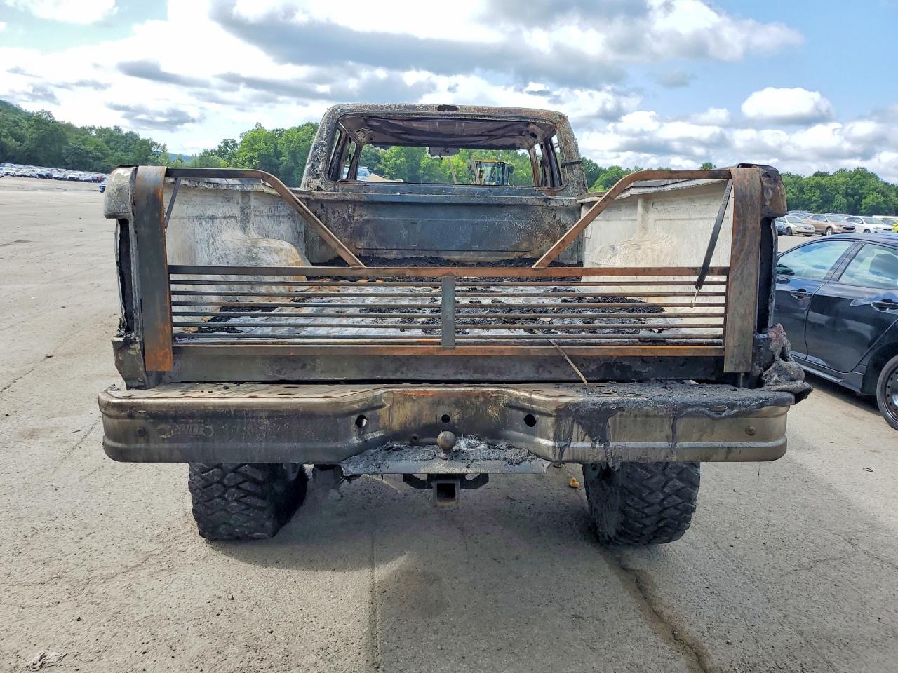 1988 Ford F350 Белый vin: 2FTJW36G2JCB18697