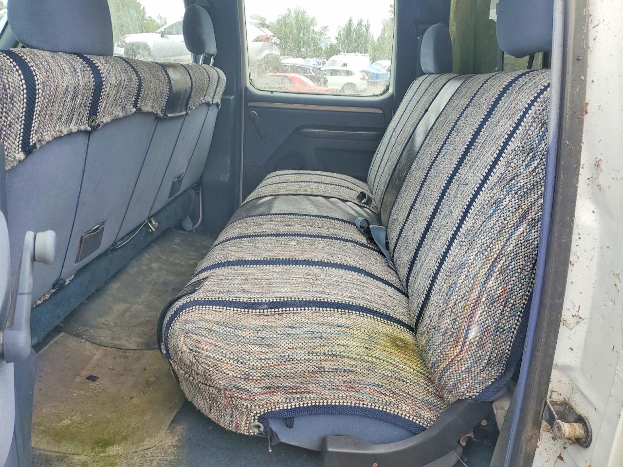 1992 Ford F350 Two Tone vin: 2FTJW36G4NCA67421