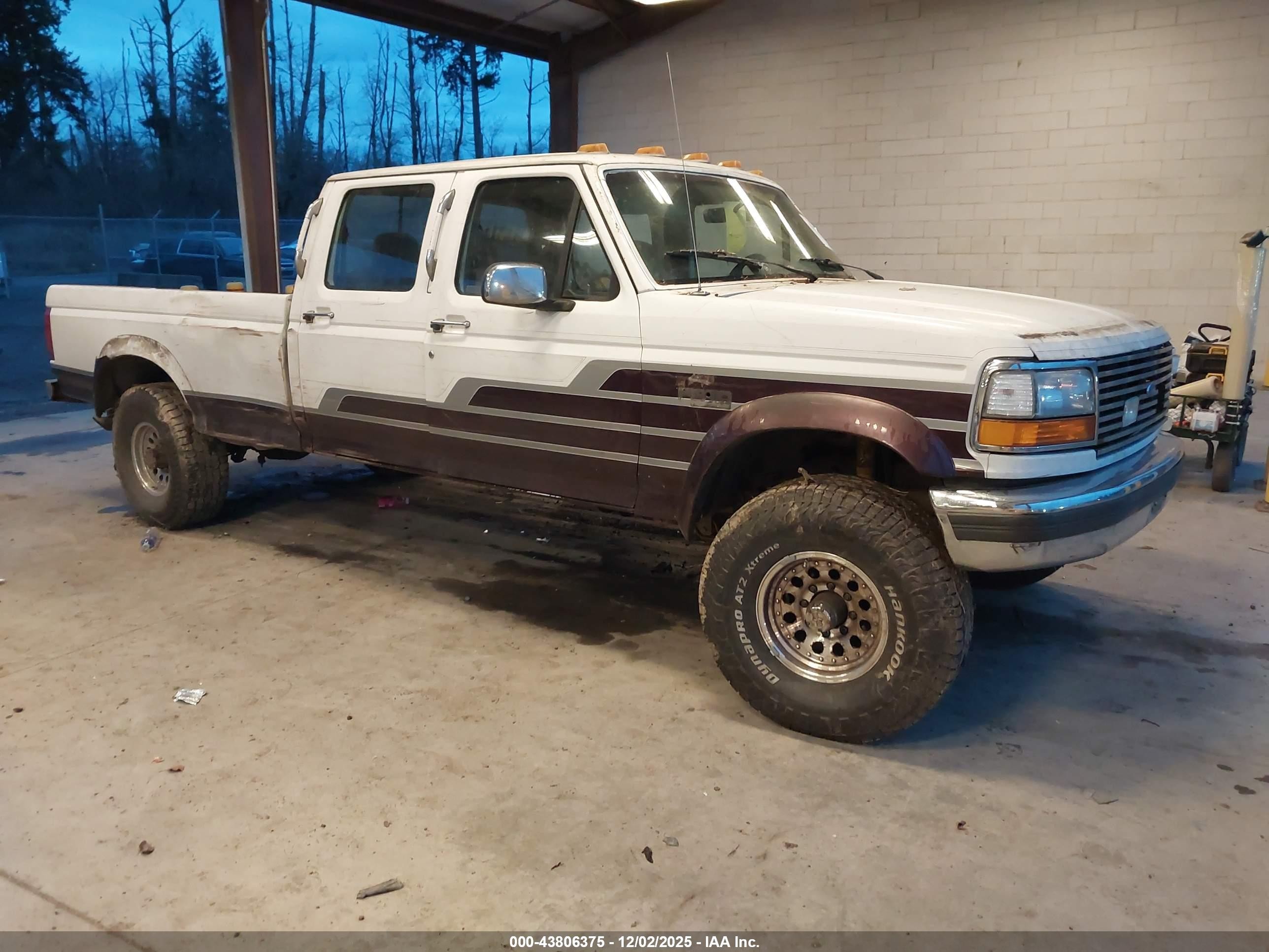 1993 Ford F350   White vin: 2FTJW36G8PCA05829