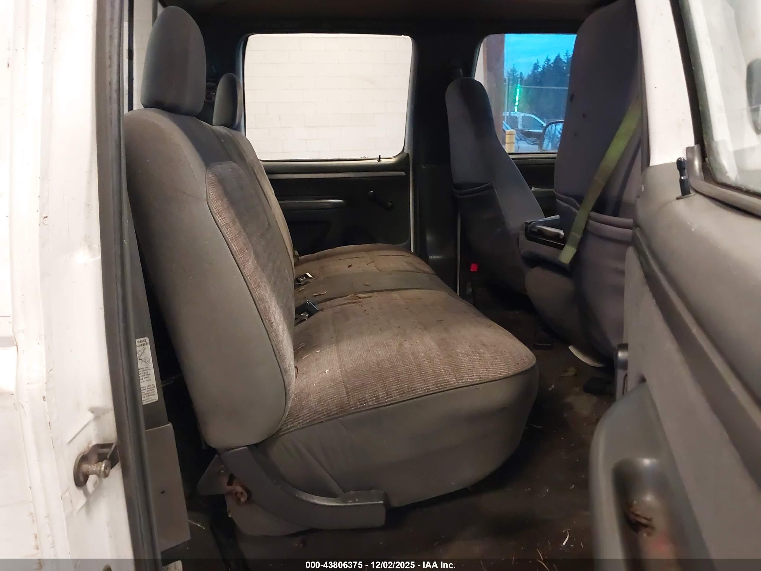 1993 Ford F350   White vin: 2FTJW36G8PCA05829