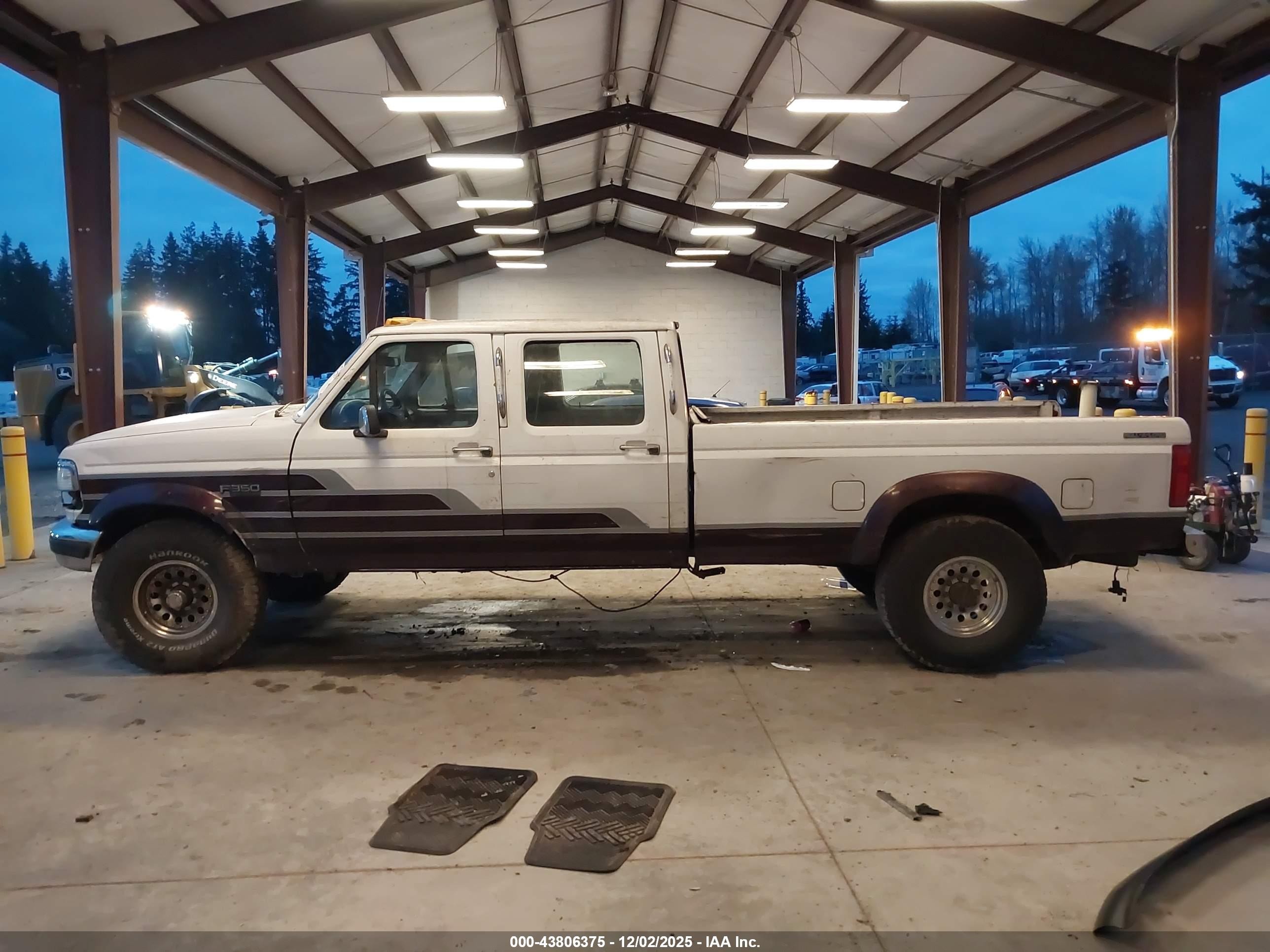 1993 Ford F350   White vin: 2FTJW36G8PCA05829