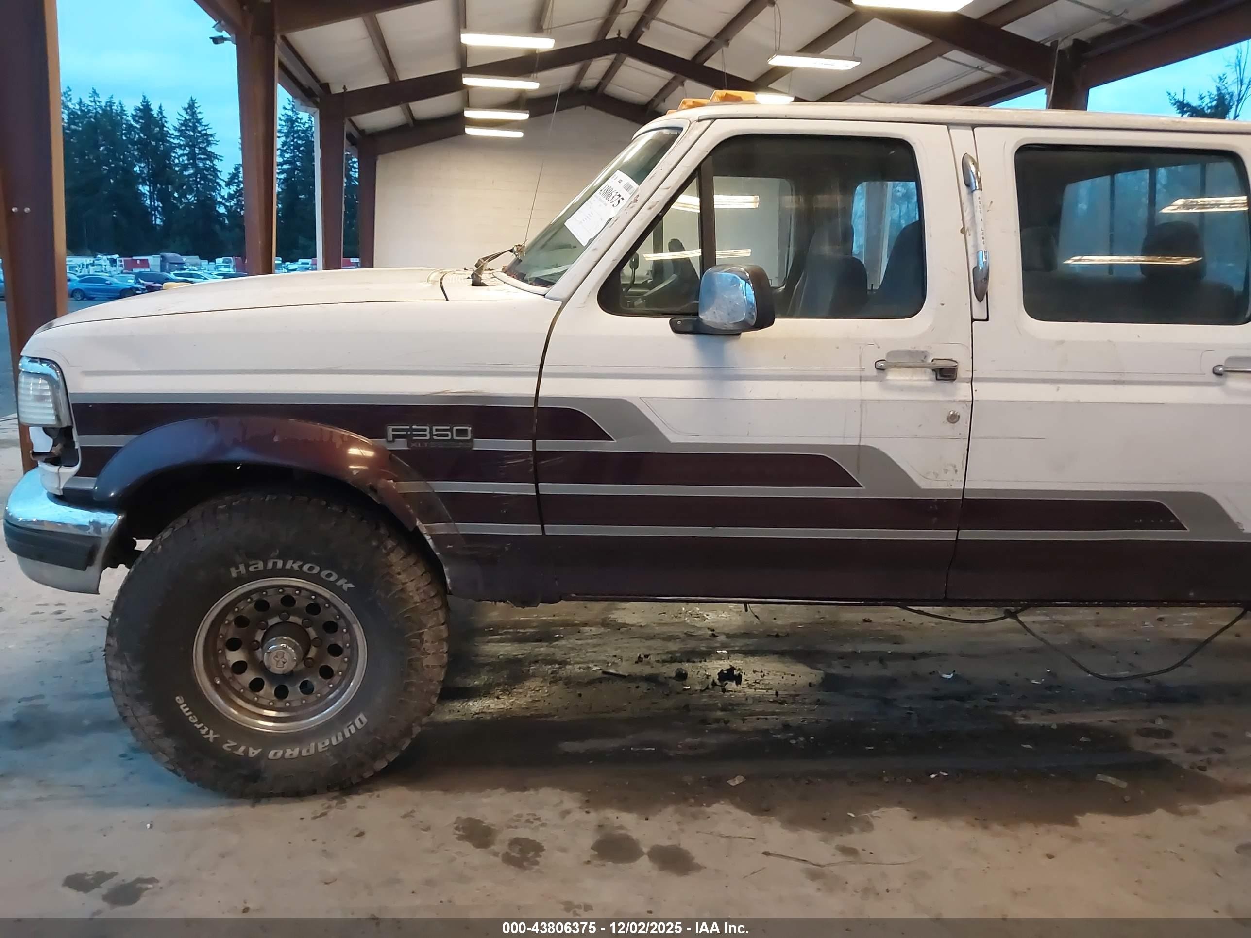 1993 Ford F350   White vin: 2FTJW36G8PCA05829