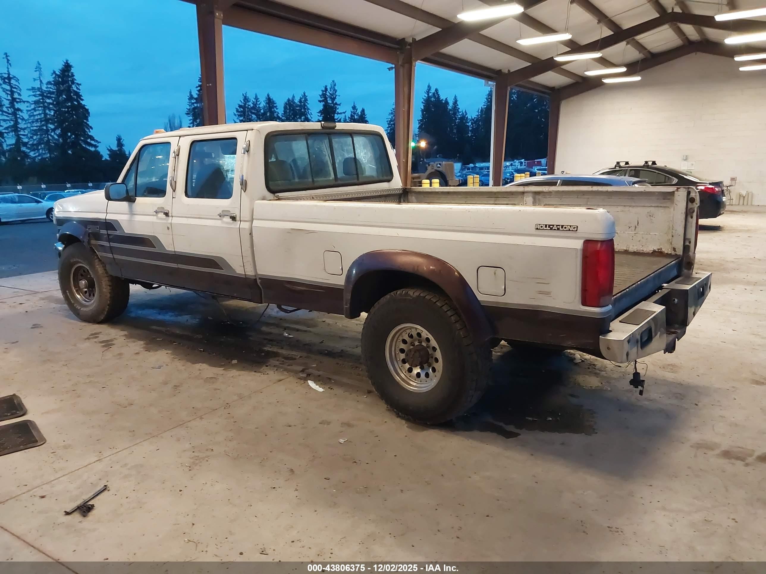 1993 Ford F350   White vin: 2FTJW36G8PCA05829