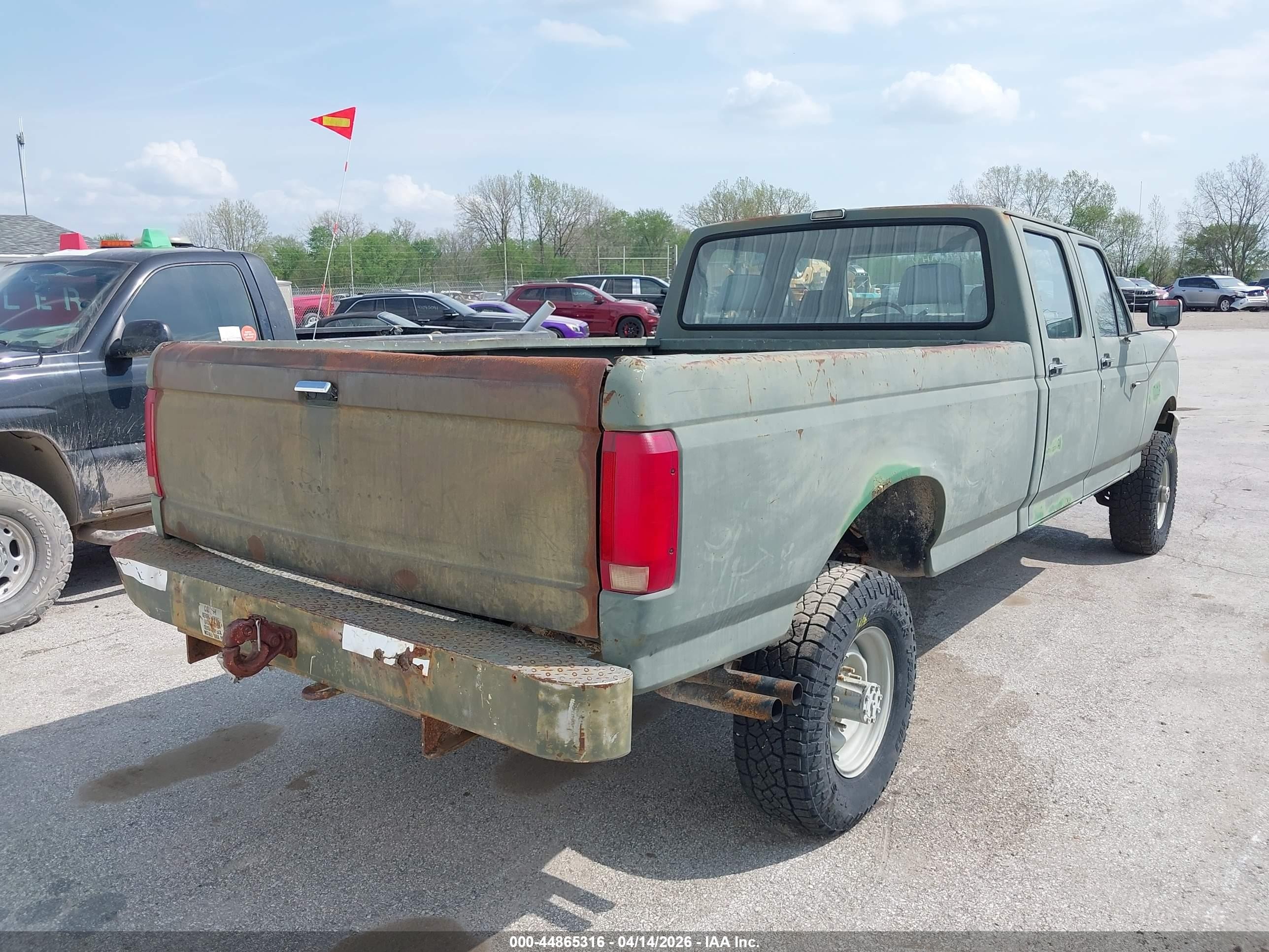1993 Ford F350   Green vin: 2FTJW36H5PCB10014