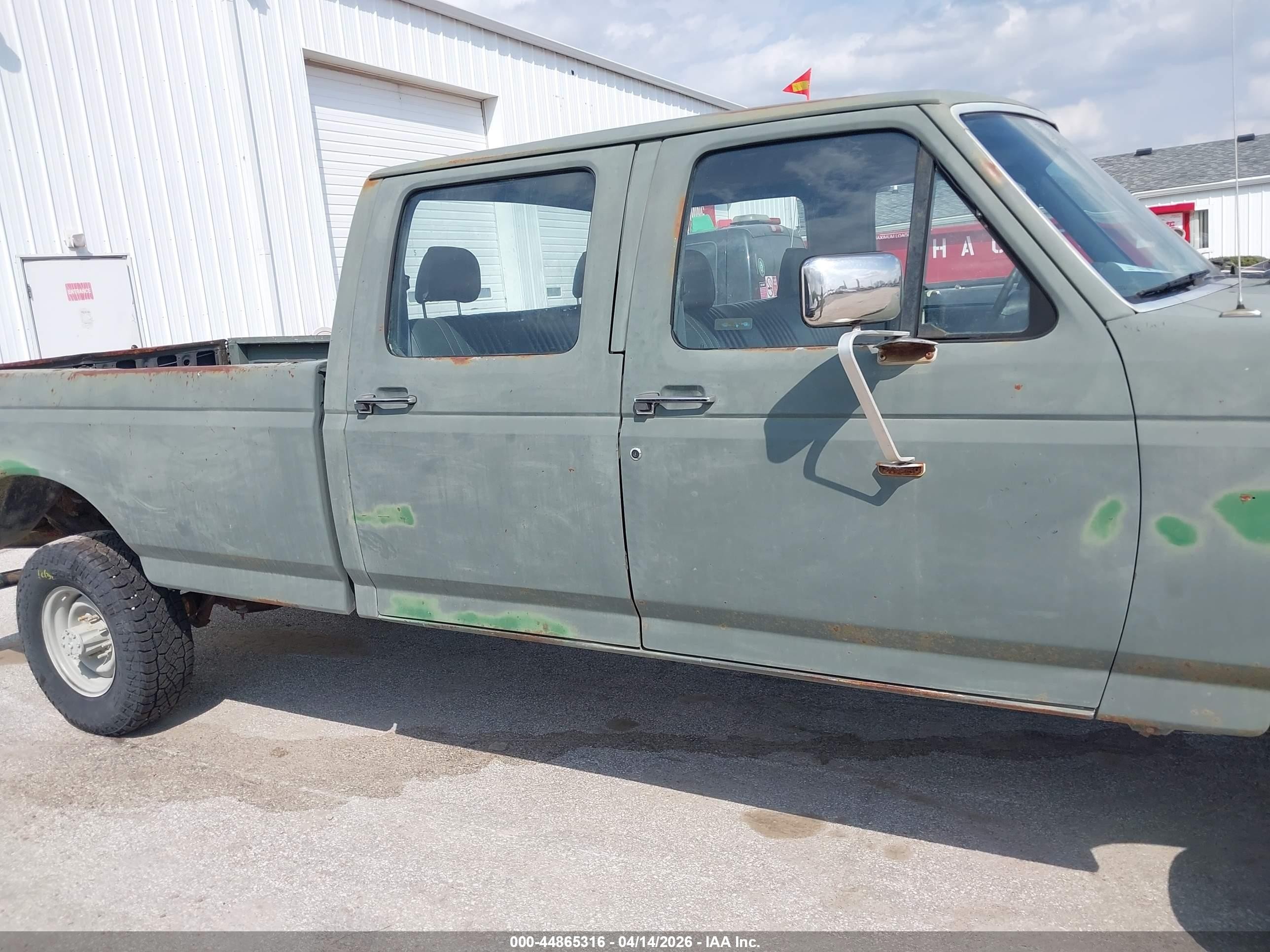 1993 Ford F350   Green vin: 2FTJW36H5PCB10014