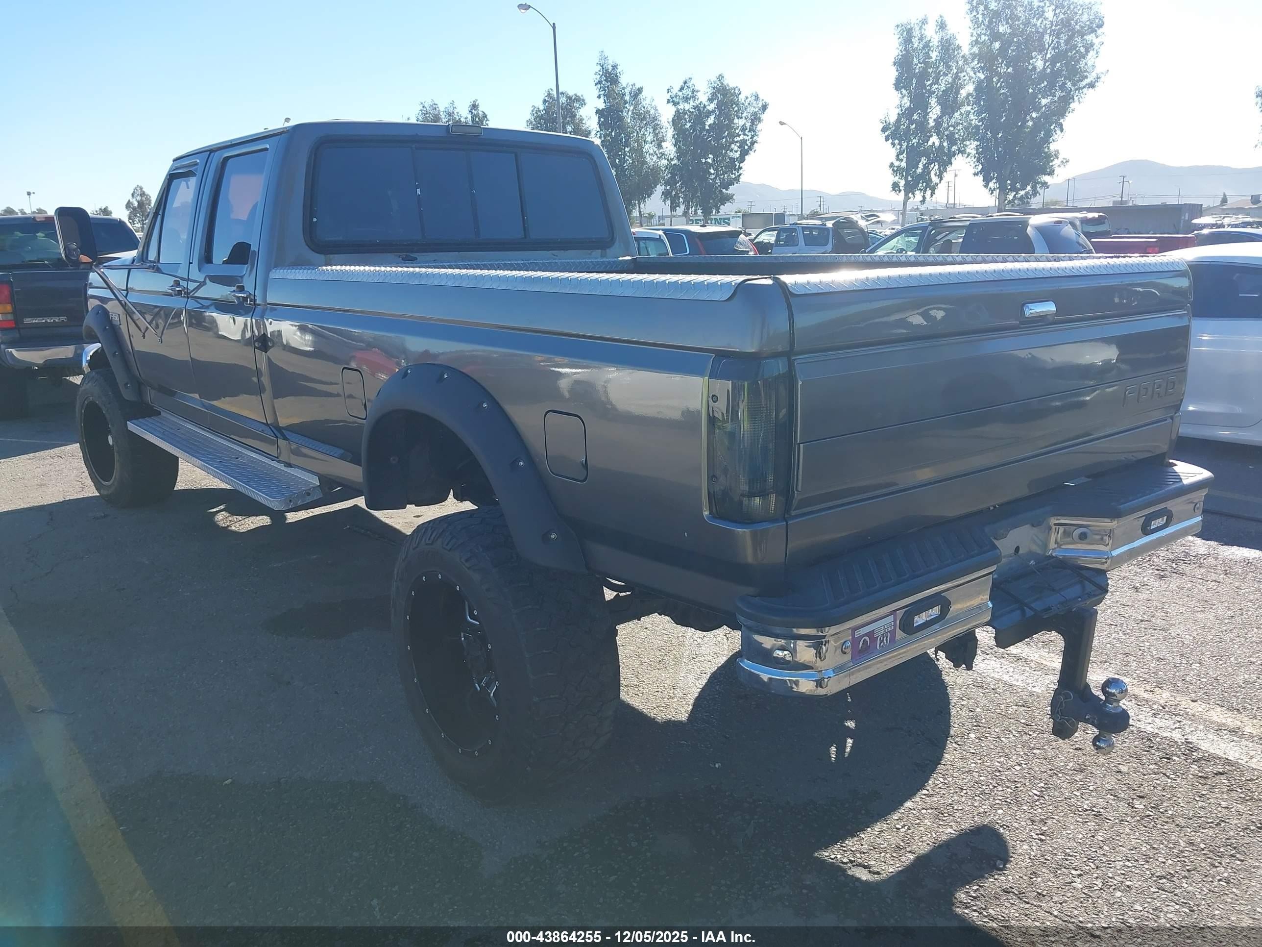 1993 Ford F350   Серый vin: 2FTJW36MXPCA62913