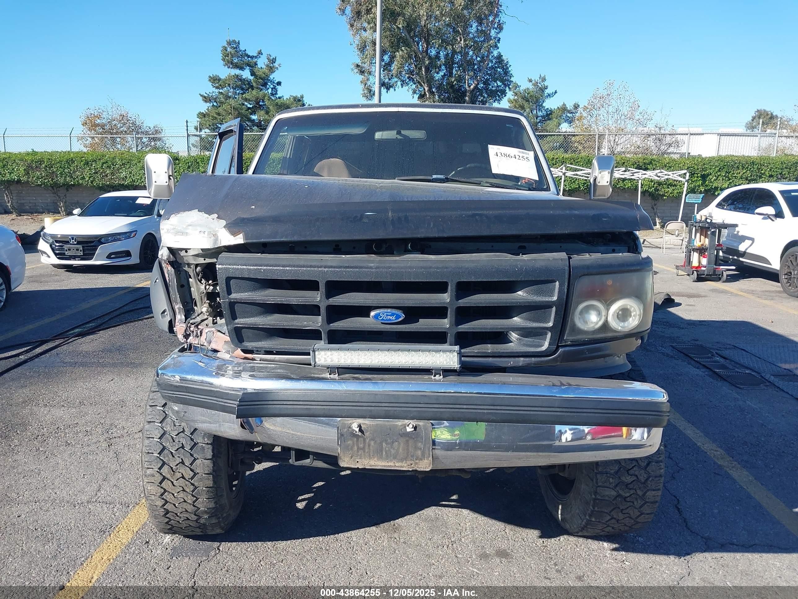 1993 Ford F350   Серый vin: 2FTJW36MXPCA62913