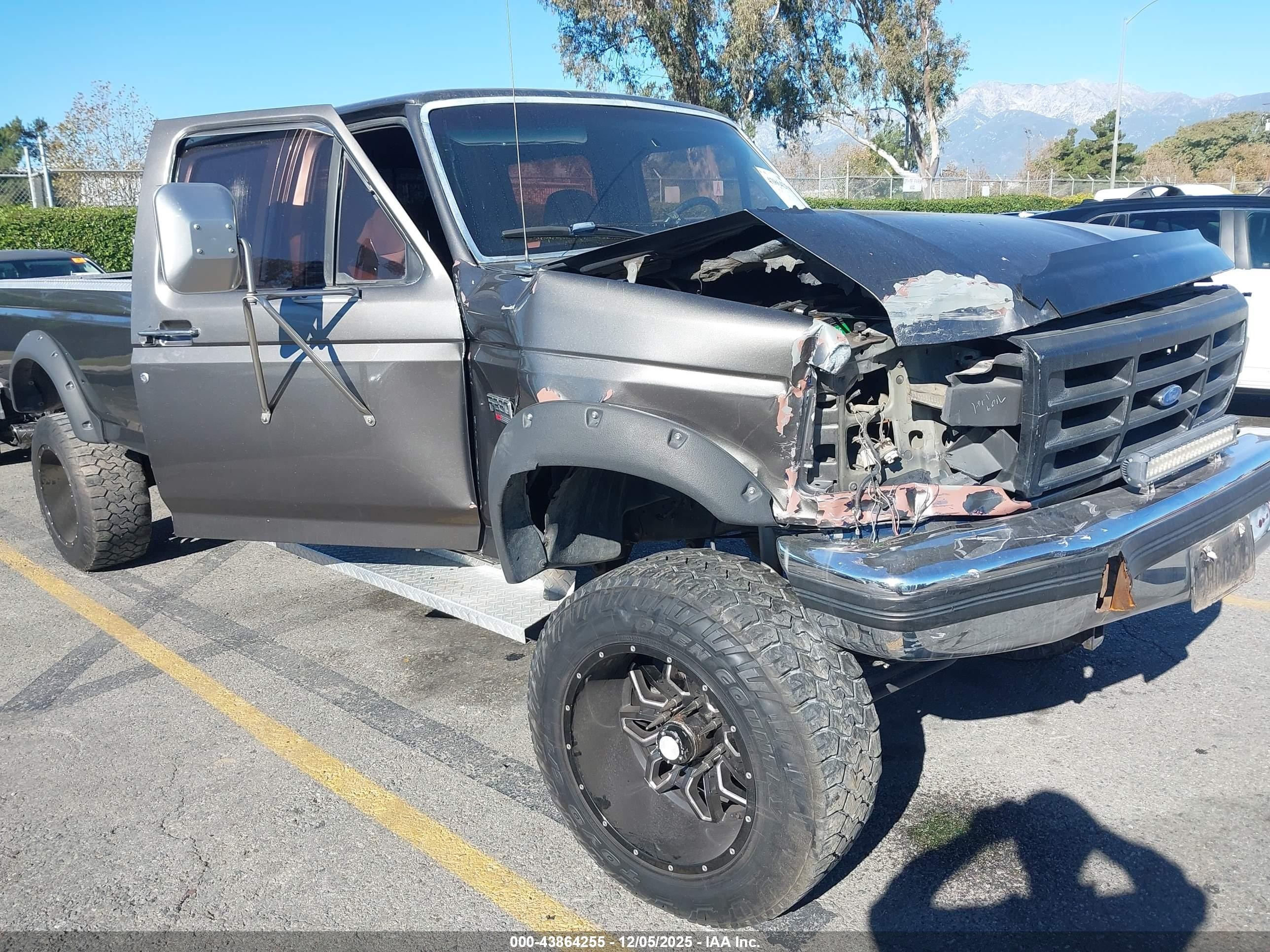 1993 Ford F350   Серый vin: 2FTJW36MXPCA62913