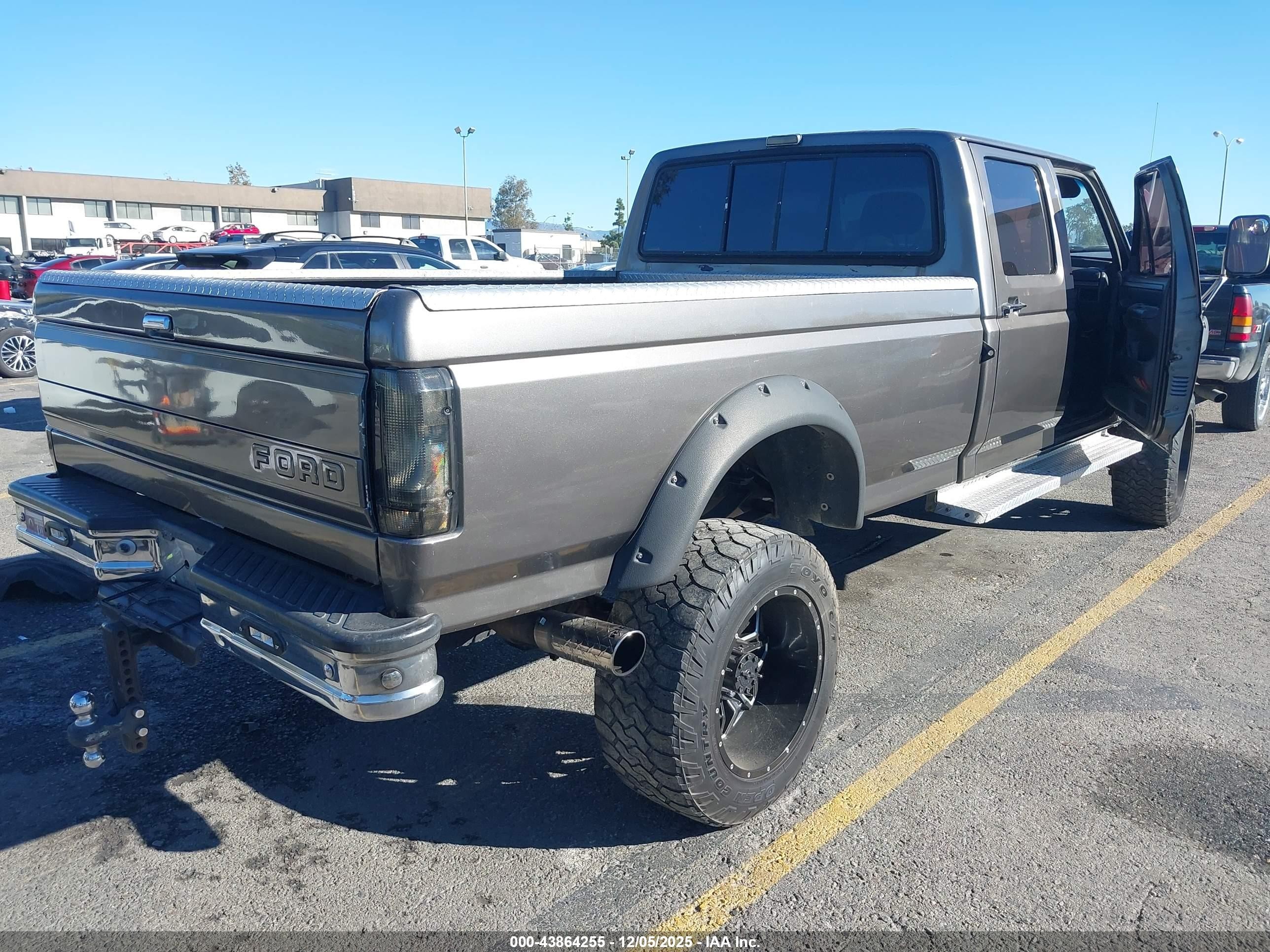 1993 Ford F350   Серый vin: 2FTJW36MXPCA62913