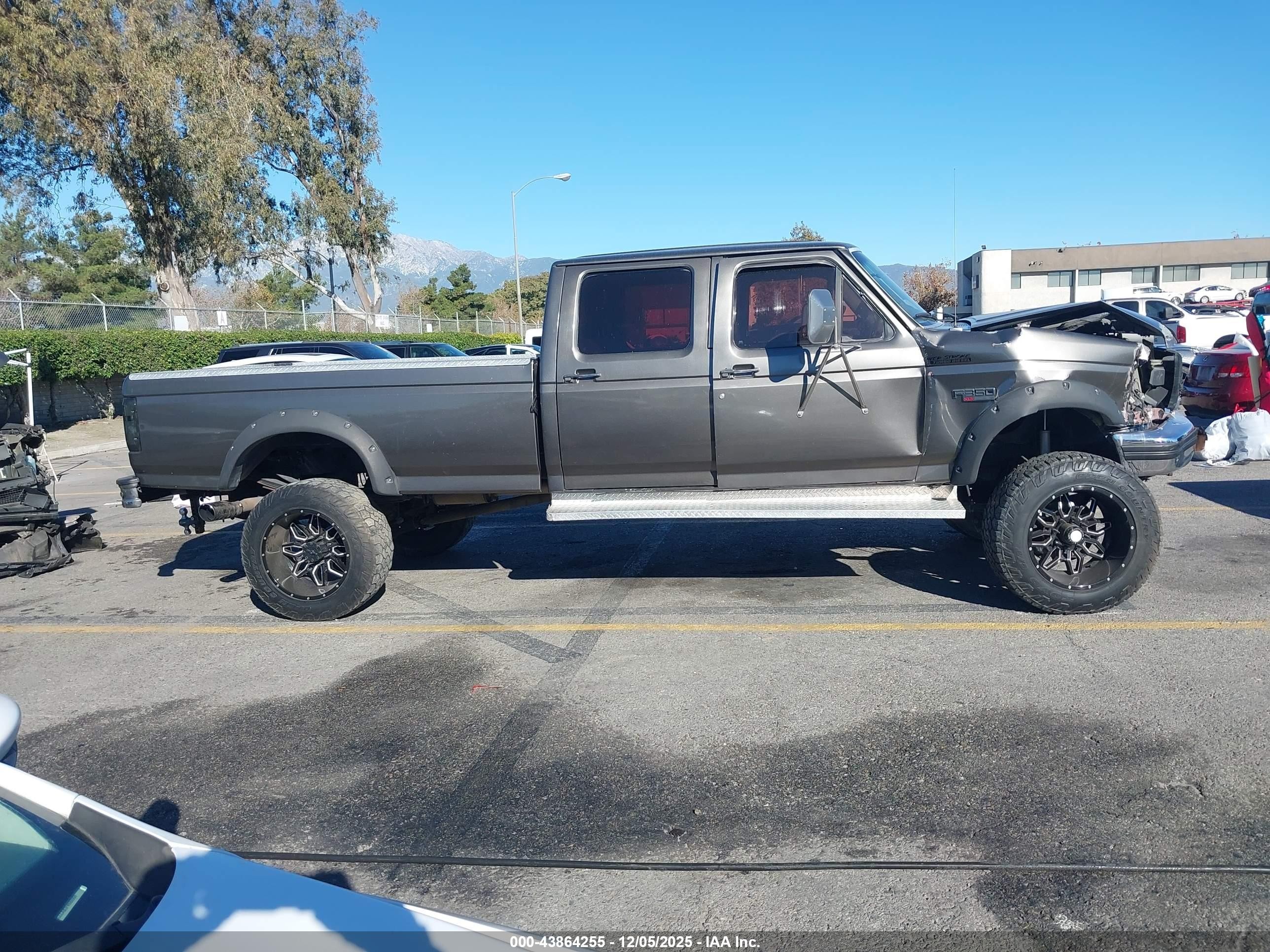 1993 Ford F350   Серый vin: 2FTJW36MXPCA62913