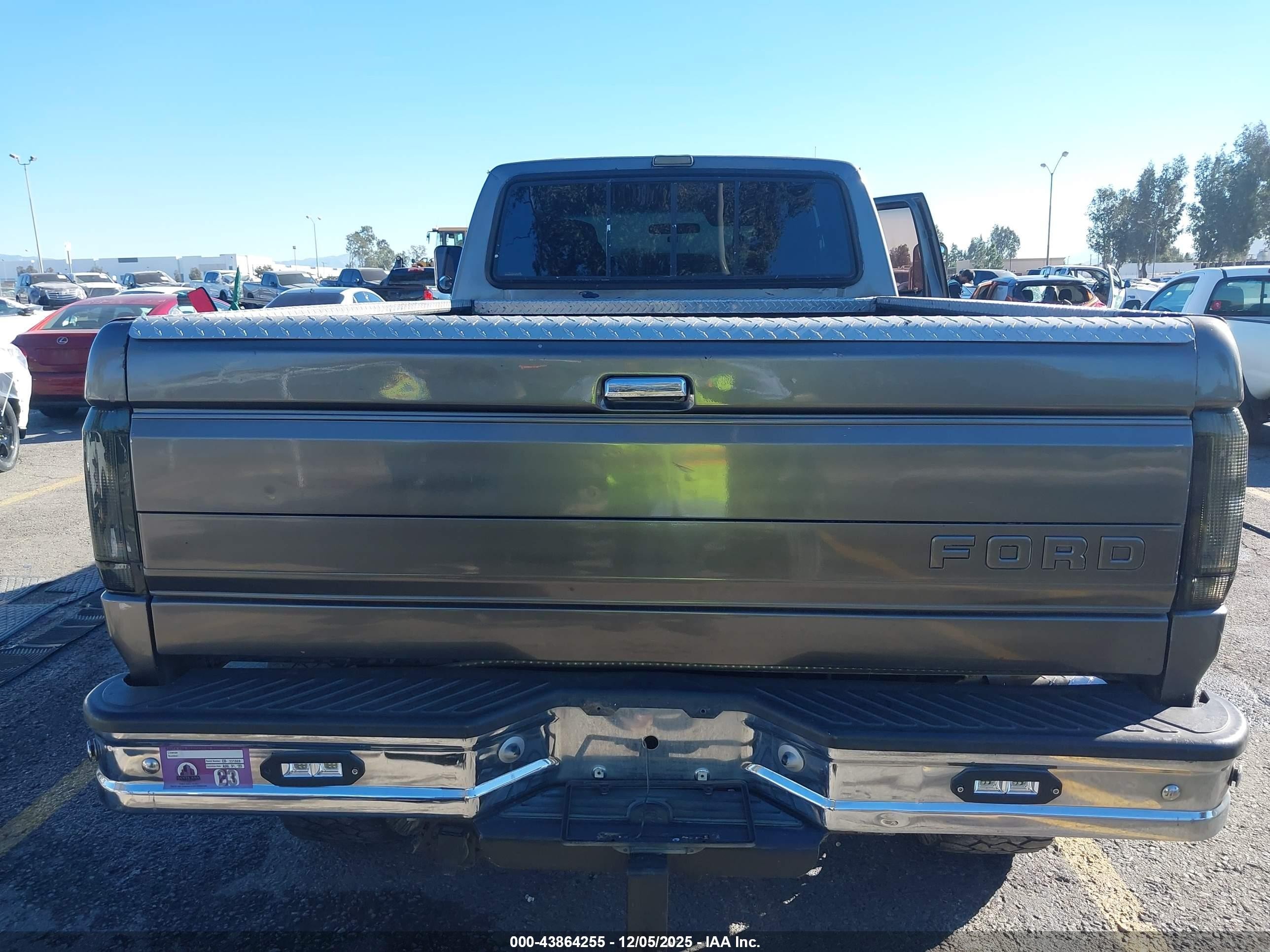 1993 Ford F350   Серый vin: 2FTJW36MXPCA62913
