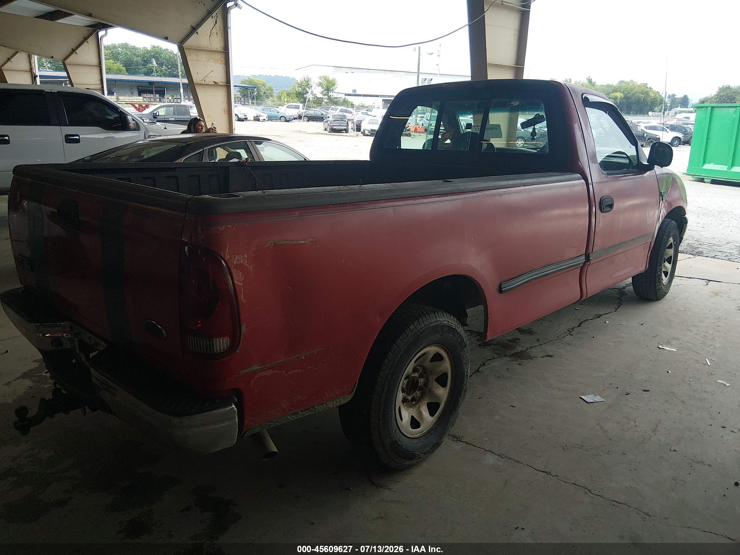 2002 Ford F-150 Xl/xlt Red vin: 2FTPF17L82CA92232