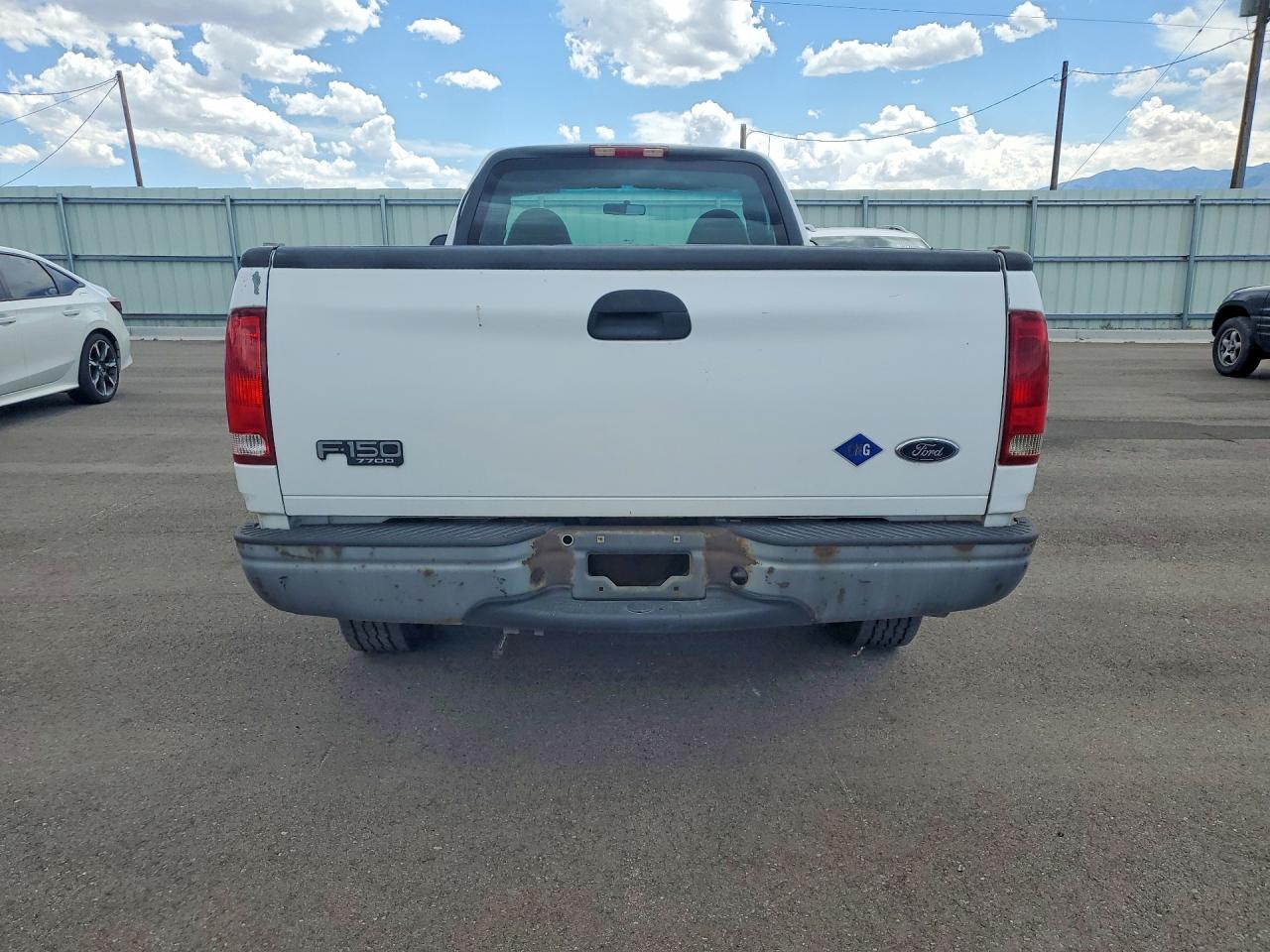 2001 Ford F-150 White vin: 2FTPF17Z61CA75710