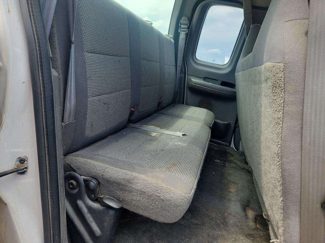 2002 Ford F150 White vin: 2FTPX18Z92CA26062