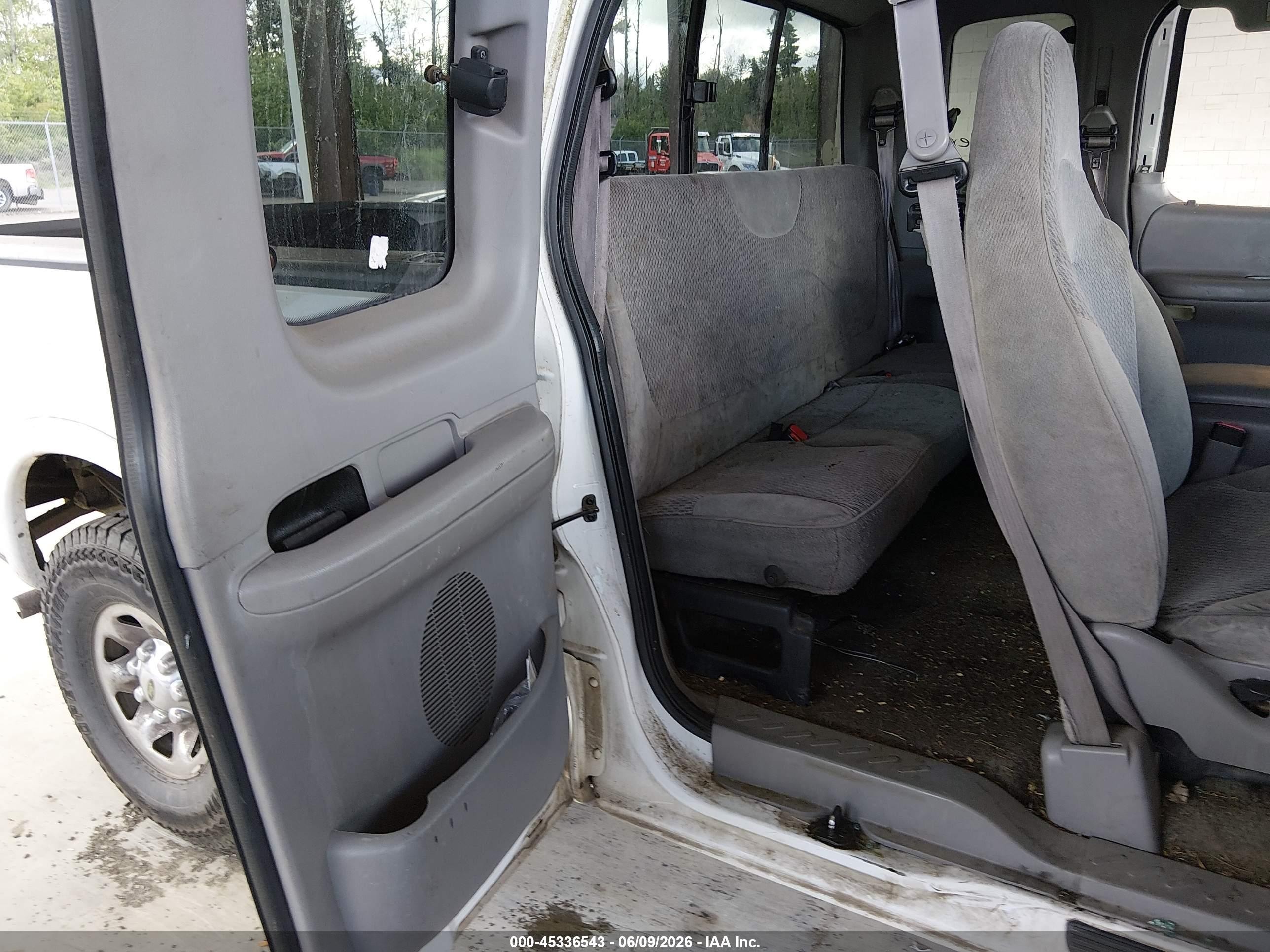 1998 Ford F-250 Lariat/standard/xl/xlt White vin: 2FTPX28L5WCA90672