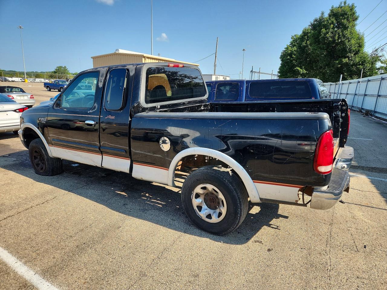 1999 Ford F250 Black vin: 2FTPX28L8XCA88285