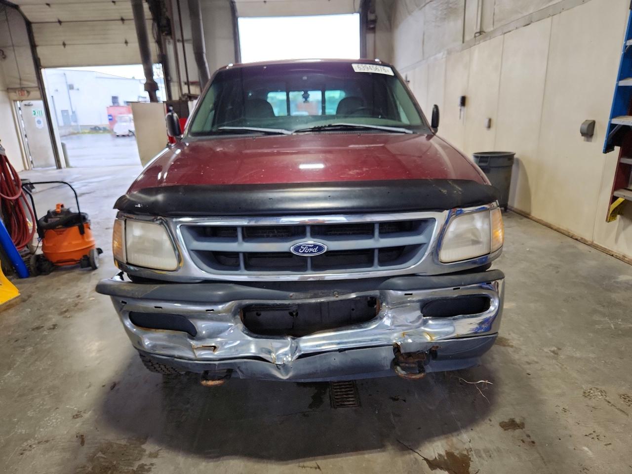 1998 Ford F250 Burgundy vin: 2FTPX28L9WCA36758