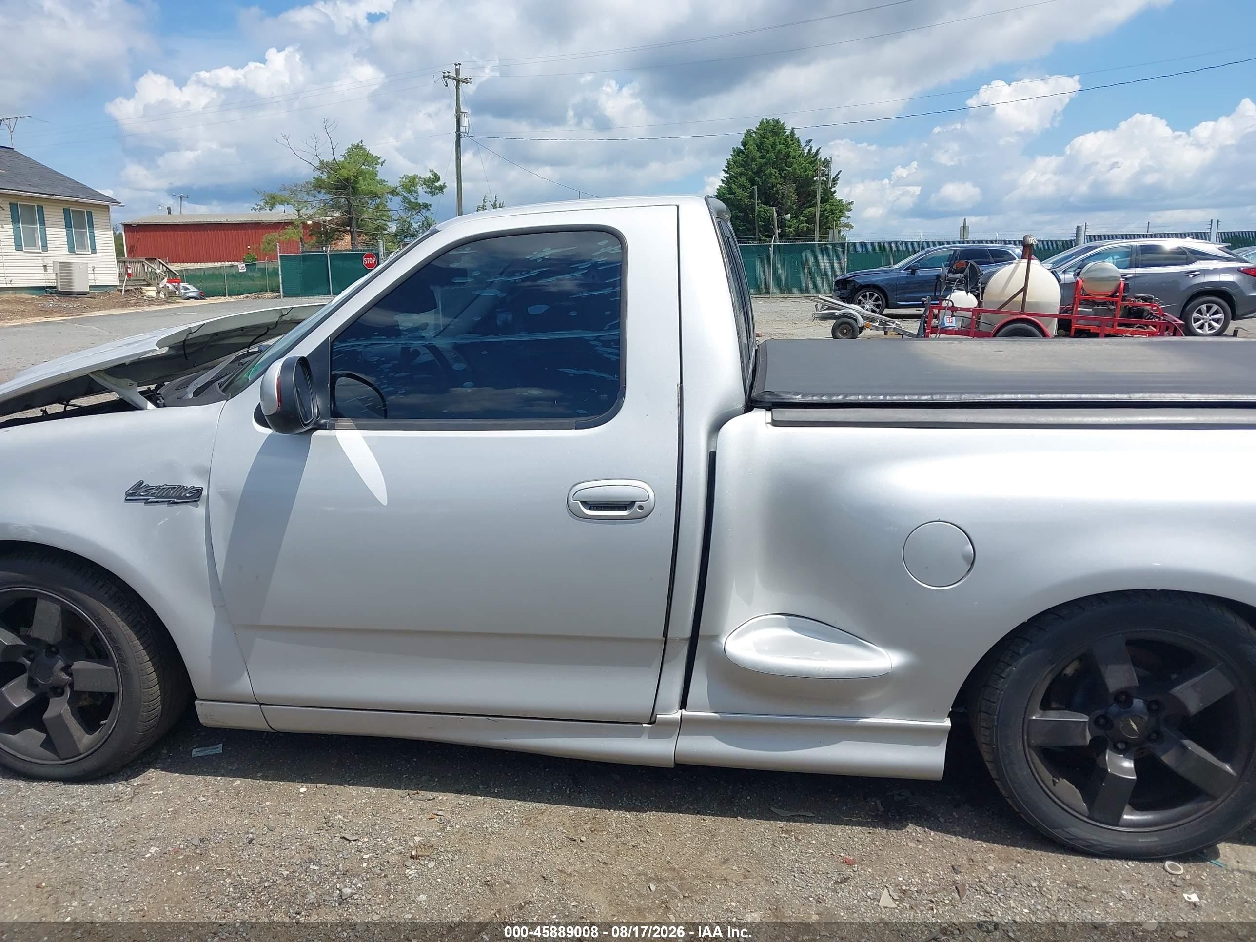 2004 Ford F-150 Heritage Lightning Silver vin: 2FTRF07394CA61206