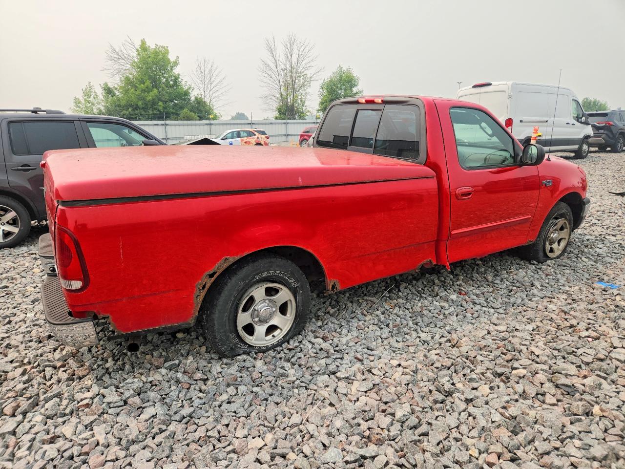 2003 Ford F150 Красный vin: 2FTRF17213CA58814