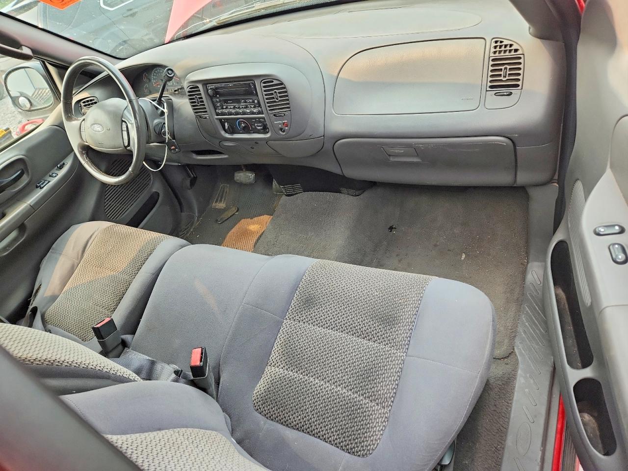 2003 Ford F150 Красный vin: 2FTRF17213CA58814