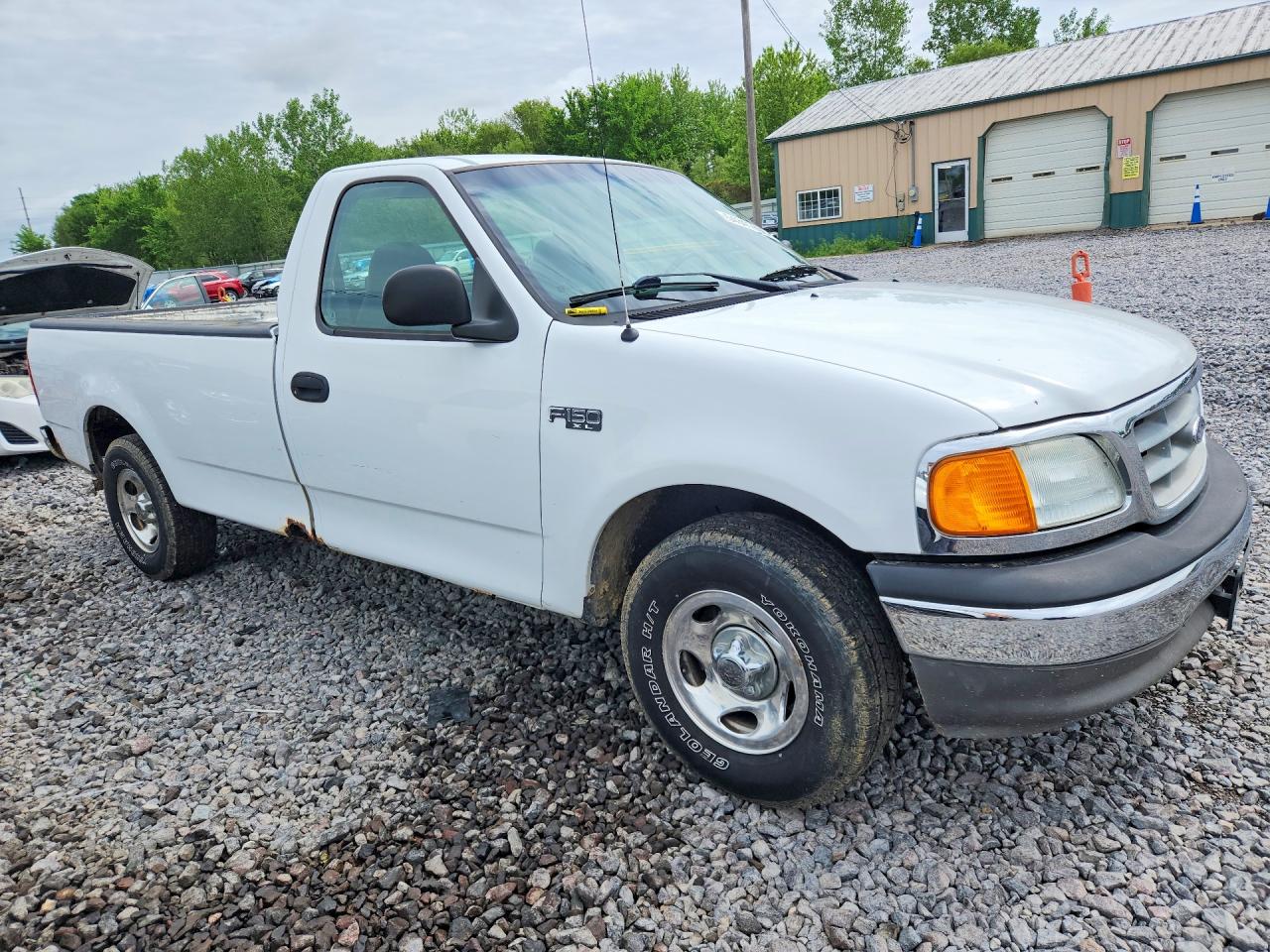 2004 Ford F-150 Heritage Classic White vin: 2FTRF17224CA08795