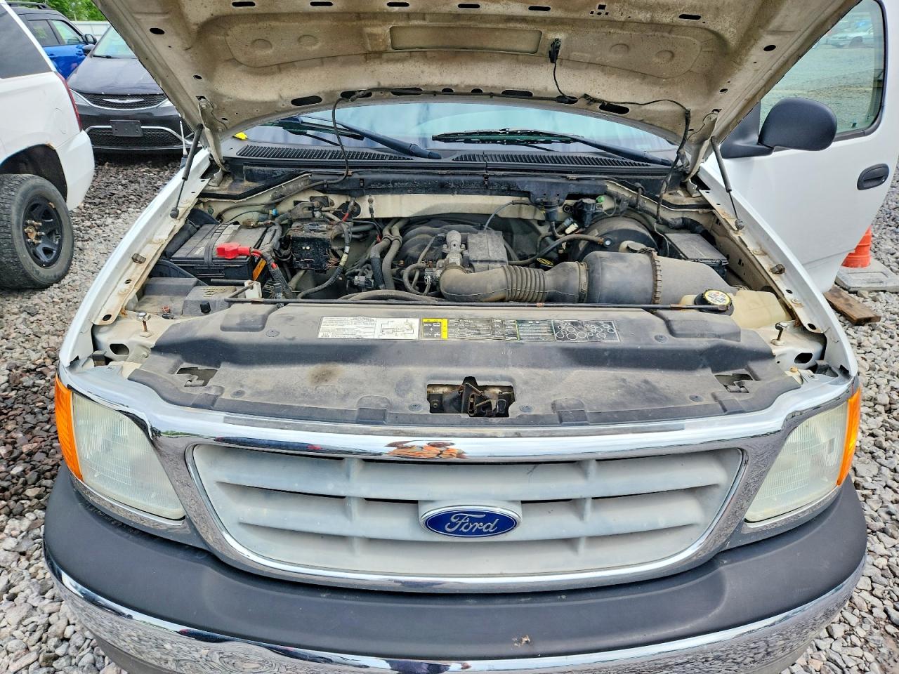 2004 Ford F-150 Heritage Classic White vin: 2FTRF17224CA08795