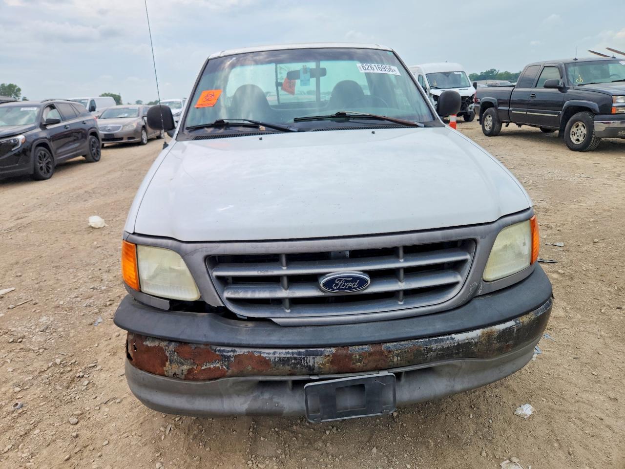 2004 Ford F-150 Heritage Classic White vin: 2FTRF17224CA65935