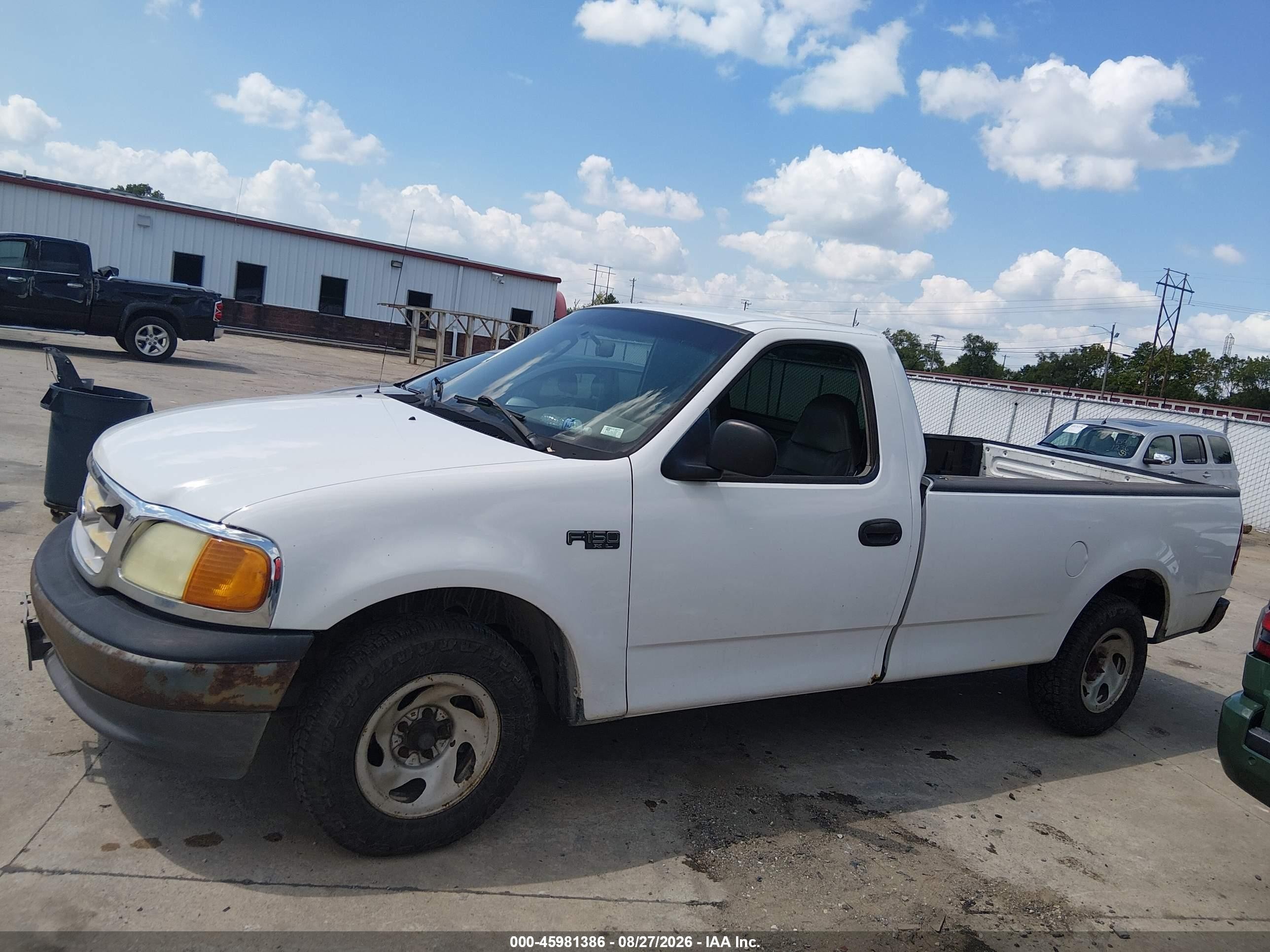 2004 Ford F-150 Heritage Classic White vin: 2FTRF17254CA75942