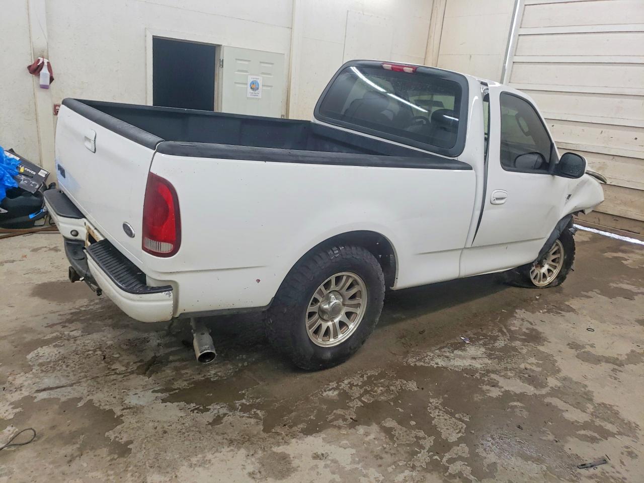 2004 Ford F-150 Heritage Classic White vin: 2FTRF17264CA35658