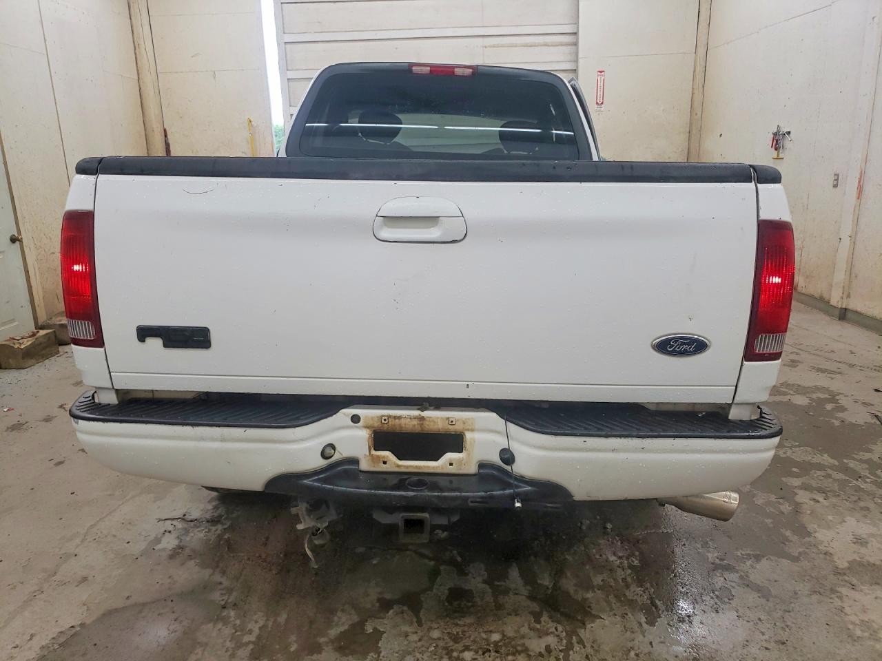 2004 Ford F-150 Heritage Classic White vin: 2FTRF17264CA35658