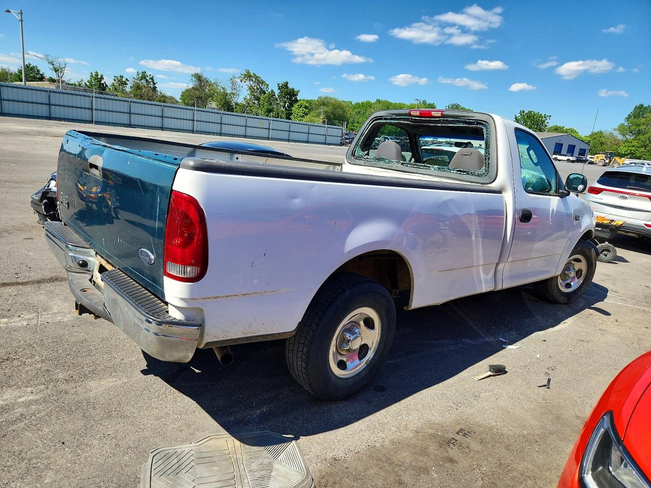 2004 Ford F-150 Heritage Classic White vin: 2FTRF17274CA06637