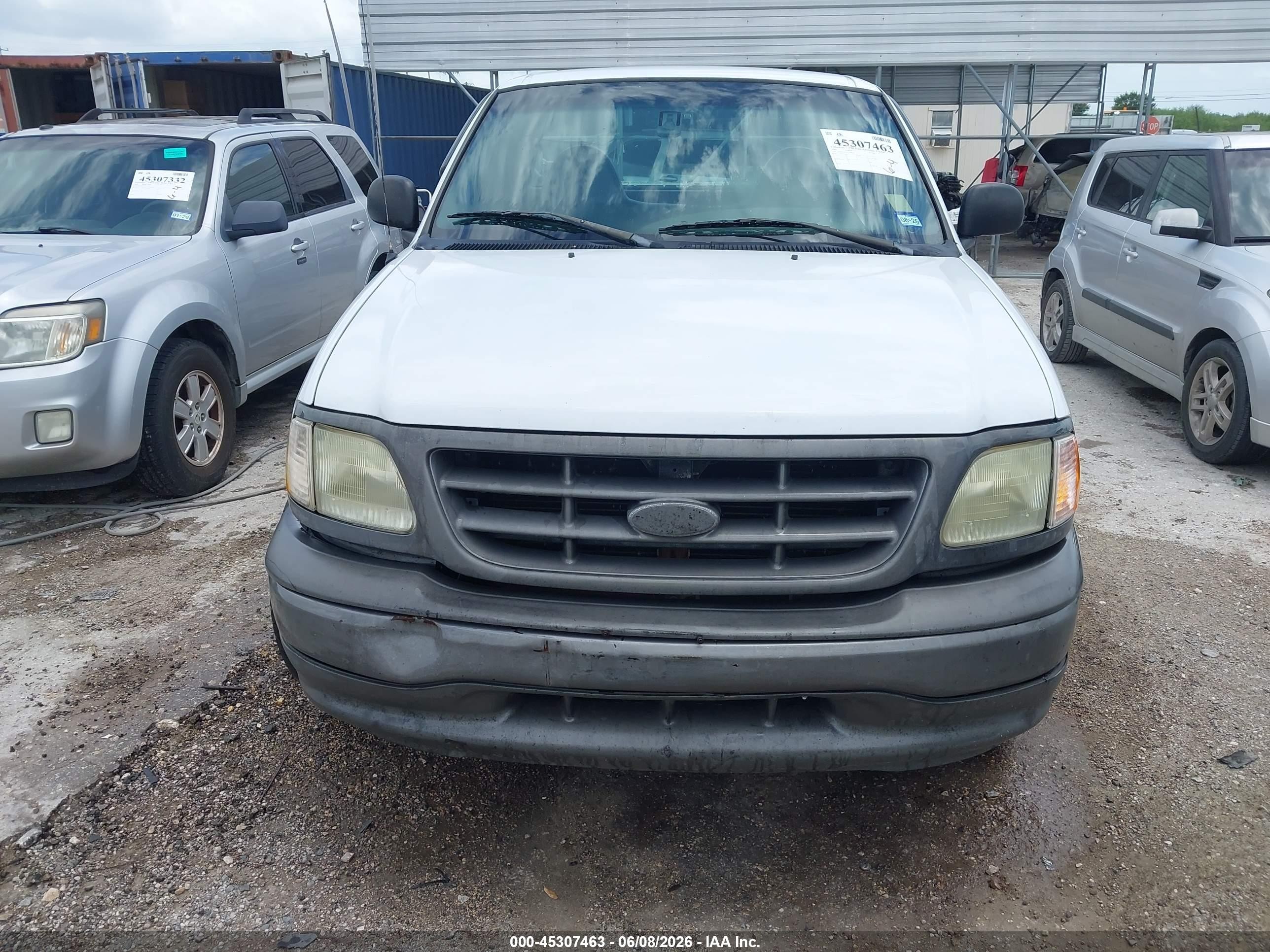2001 Ford F-150 Xl/xlt Белый vin: 2FTRF17ZX1CA90669
