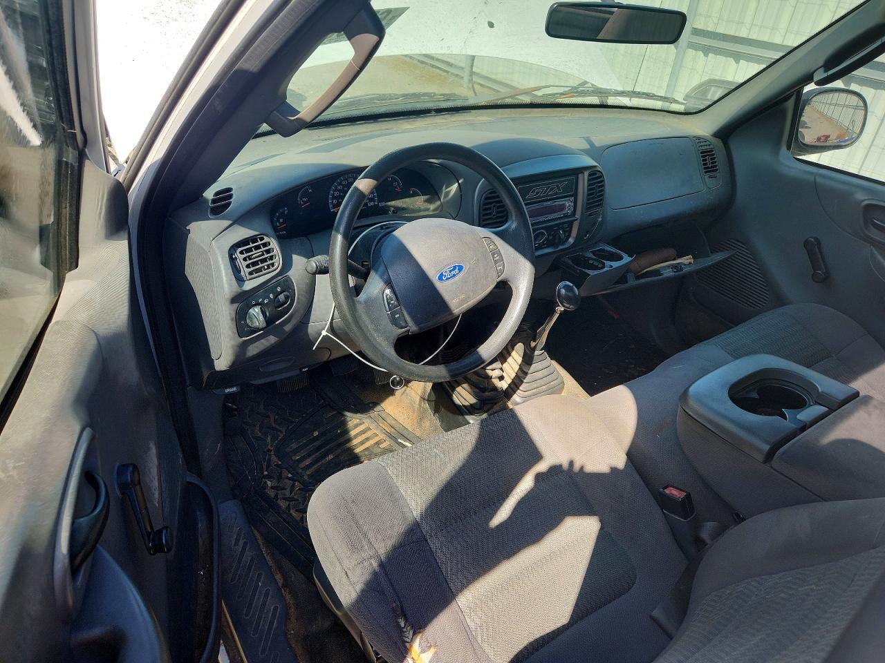 2003 Ford F150 White vin: 2FTRF18233CA82773