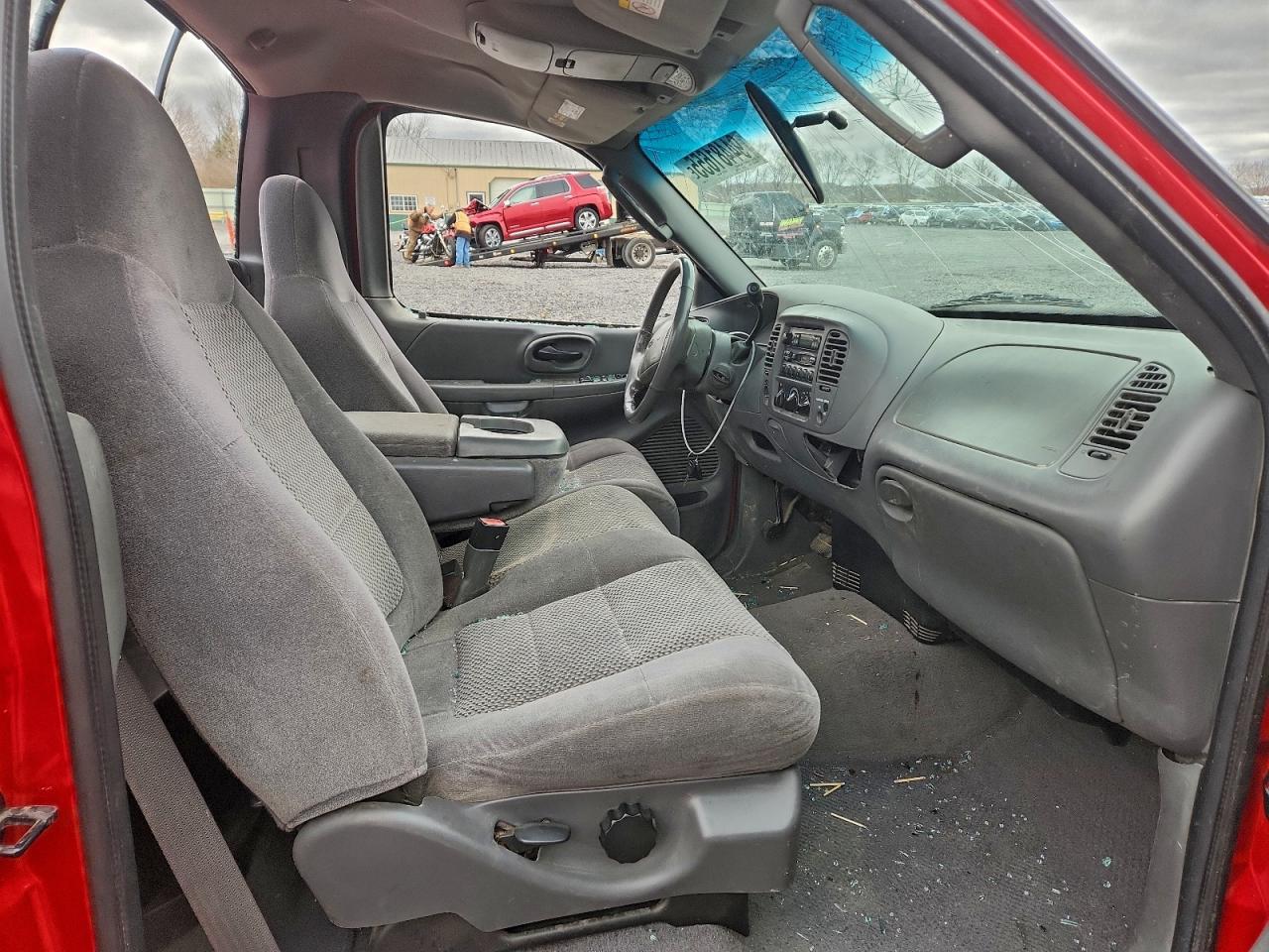 2002 Ford F150 Red vin: 2FTRF18LX2CA48918