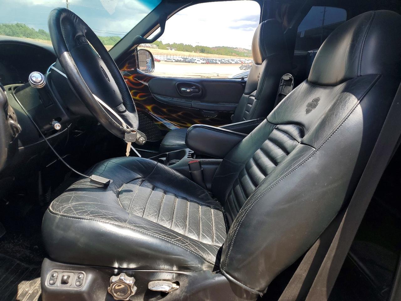 2000 Ford F150 Black vin: 2FTRX07L2YCB10541