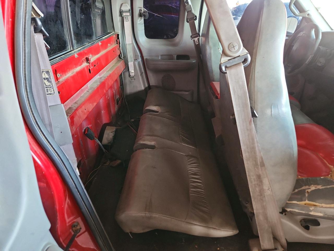 2000 Ford F150 Red vin: 2FTRX07L5YCA70858