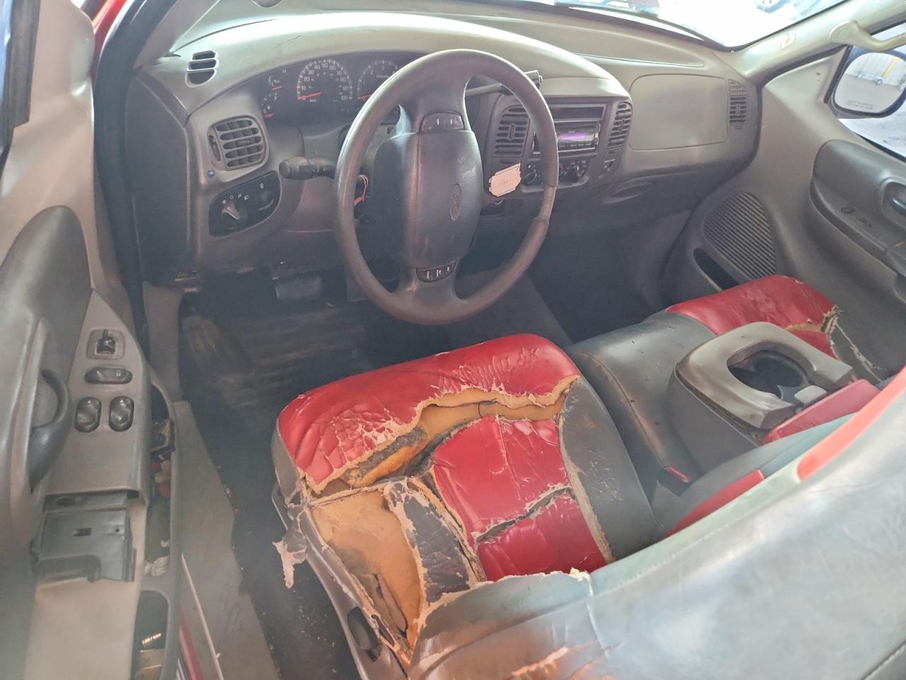 2000 Ford F150 Red vin: 2FTRX07L5YCA70858