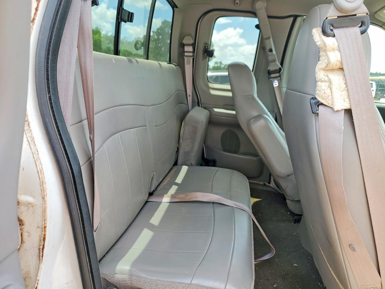2001 Ford F150 White vin: 2FTRX08L21CA23243