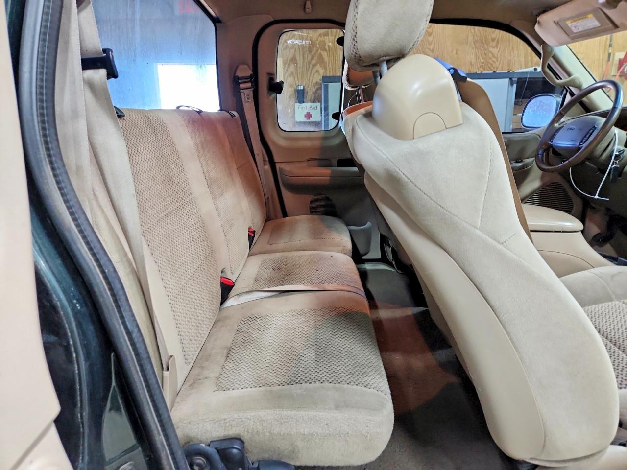 2002 Ford F150 Зеленый vin: 2FTRX08L62CA41374