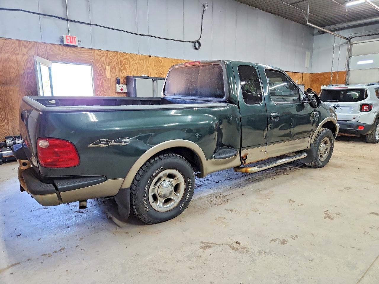 2002 Ford F150 Зеленый vin: 2FTRX08L62CA41374