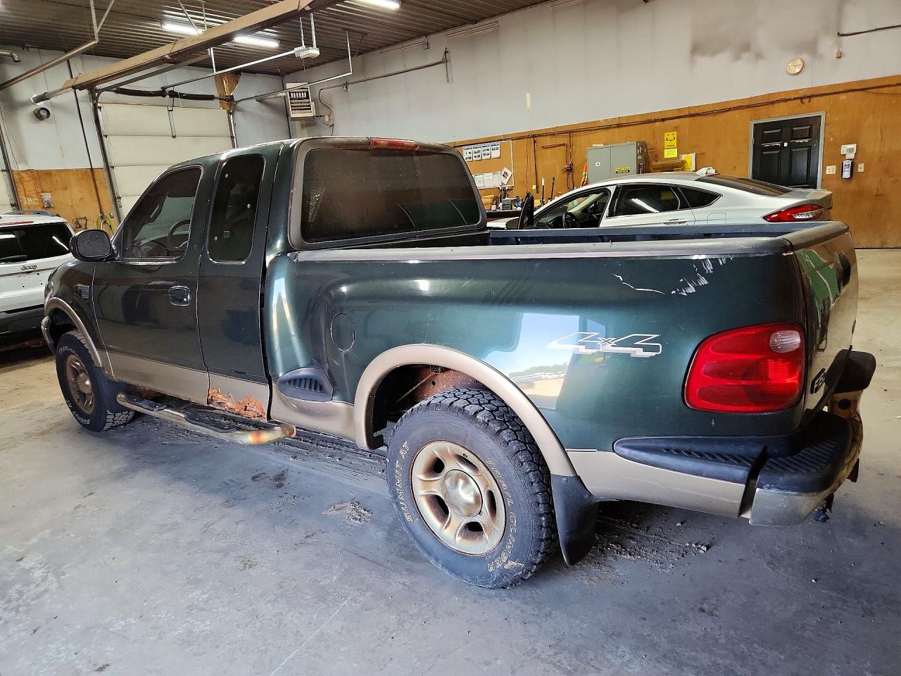 2002 Ford F150 Зеленый vin: 2FTRX08L62CA41374