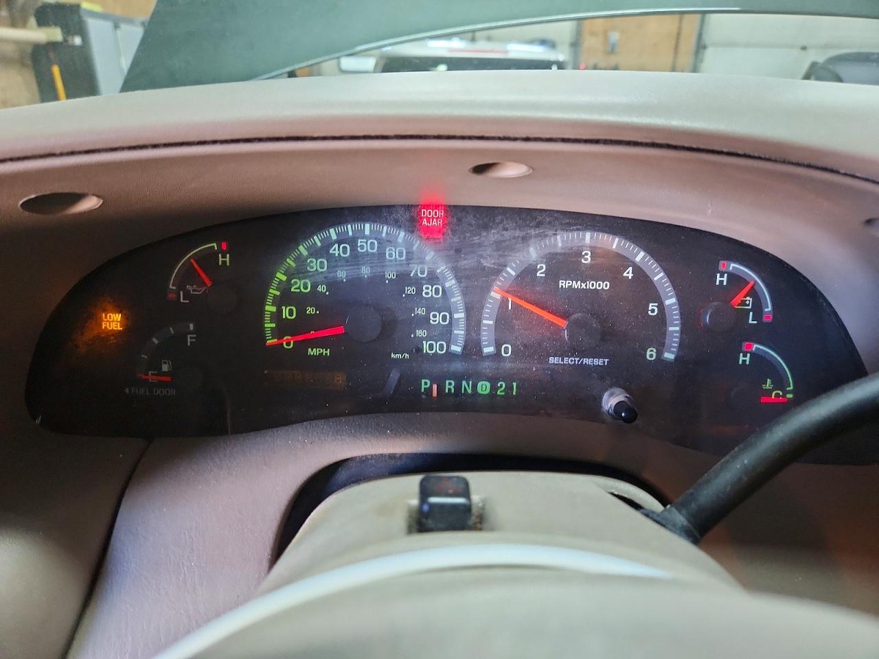 2002 Ford F150 Зеленый vin: 2FTRX08L62CA41374