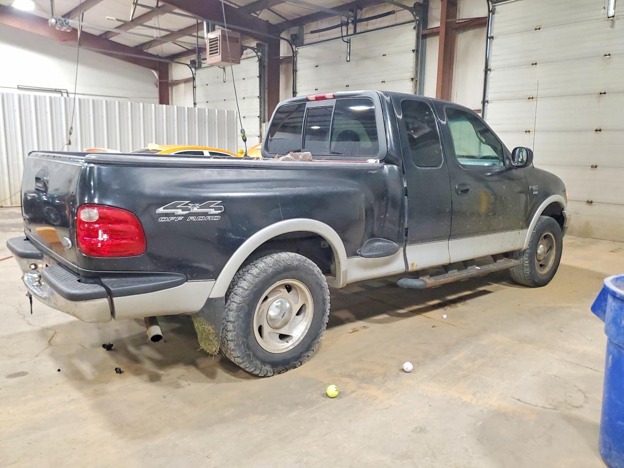 2000 Ford F150 Black vin: 2FTRX08W8YCB14618