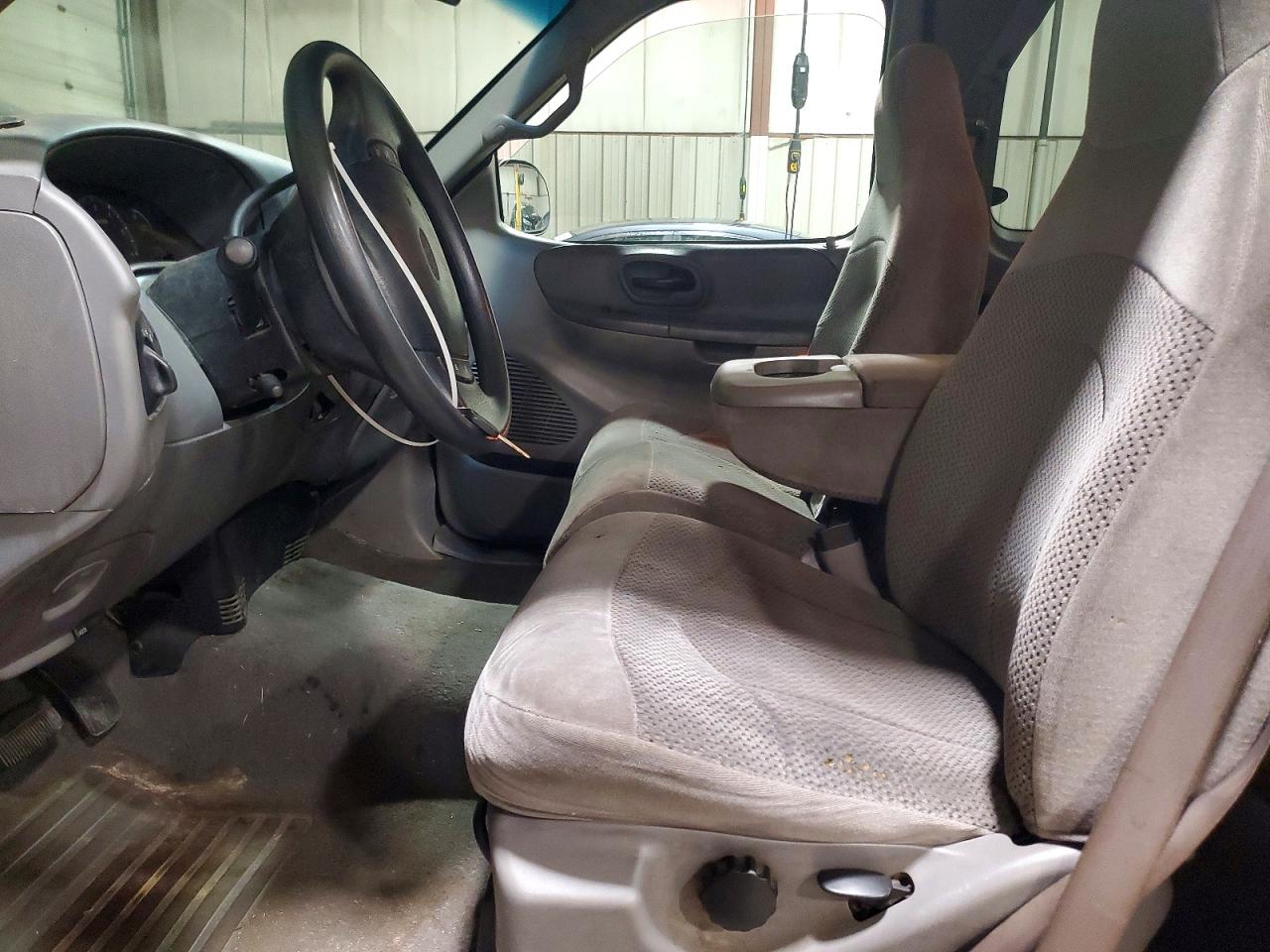 2000 Ford F150 Black vin: 2FTRX08W8YCB14618