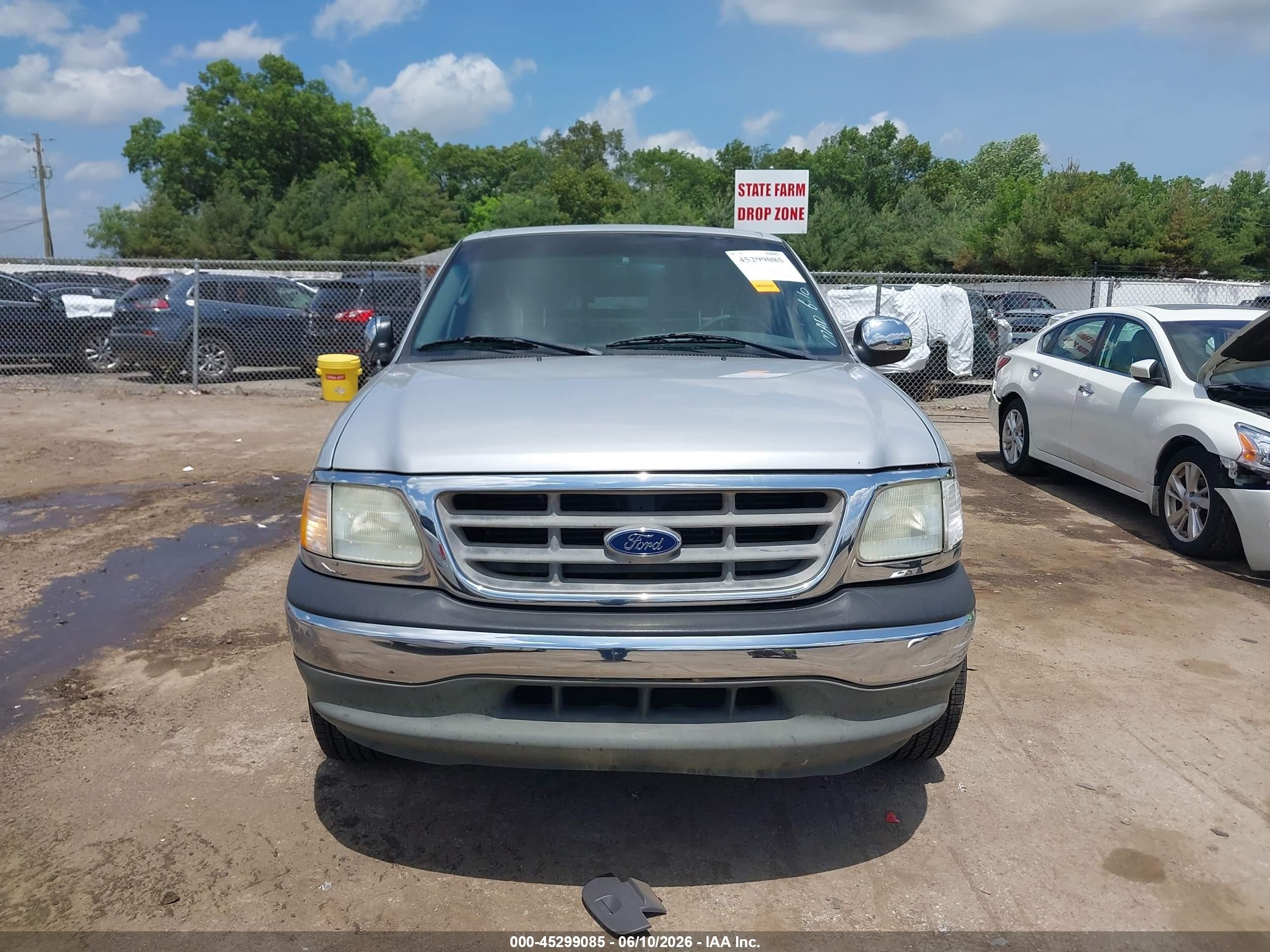 2002 Ford F-150 Xl/xlt Silver vin: 2FTRX17232CA53111