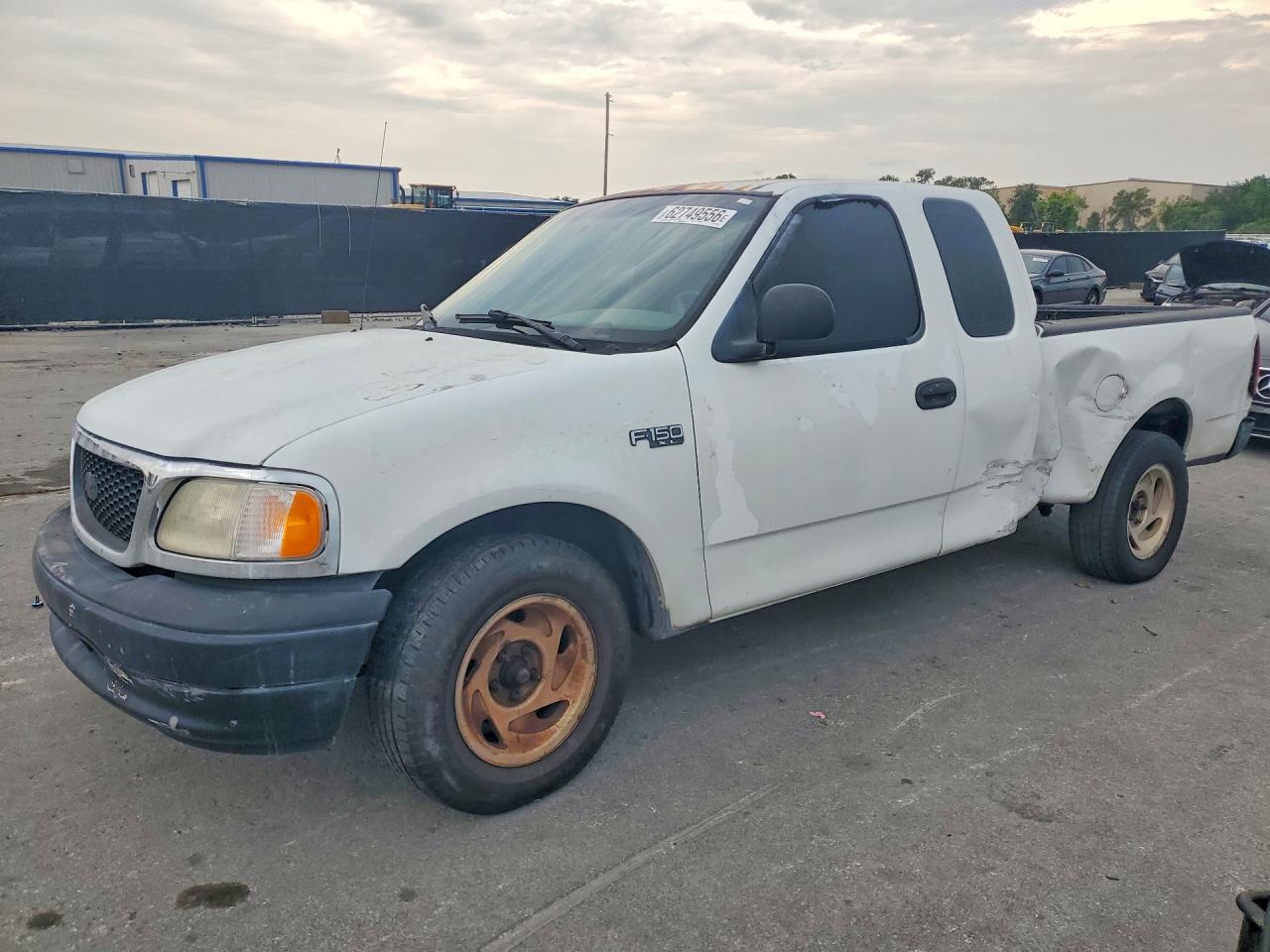 2004 Ford F-150 Heritage Classic White vin: 2FTRX17244CA03398