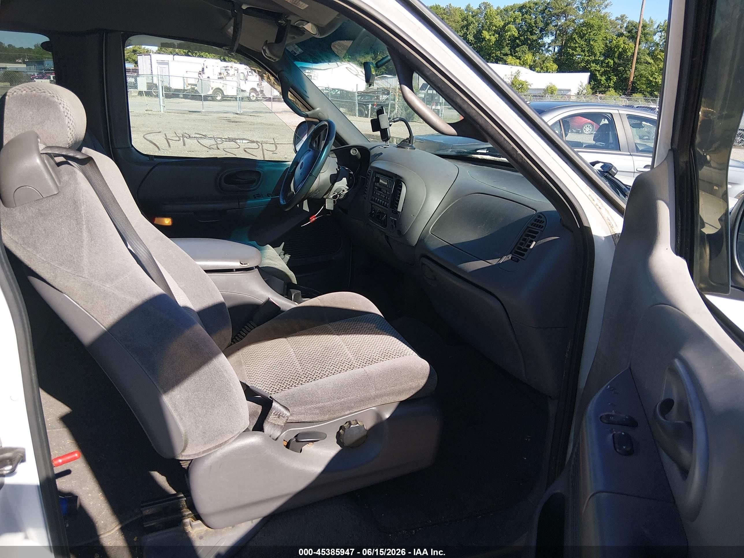 2002 Ford F-150 Xl/xlt White vin: 2FTRX17262CA25657