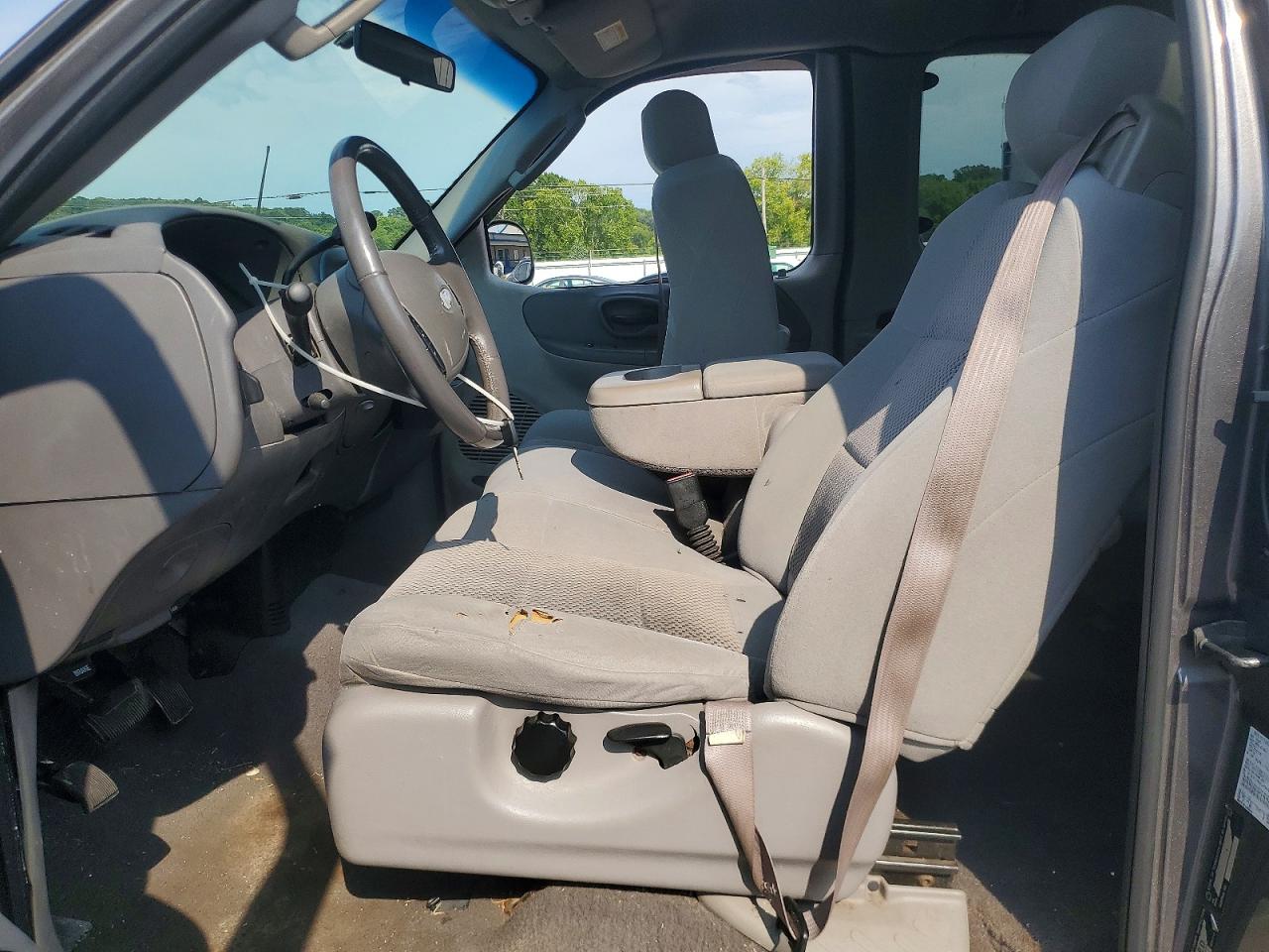 2003 Ford F150 Silver vin: 2FTRX17263CA26020