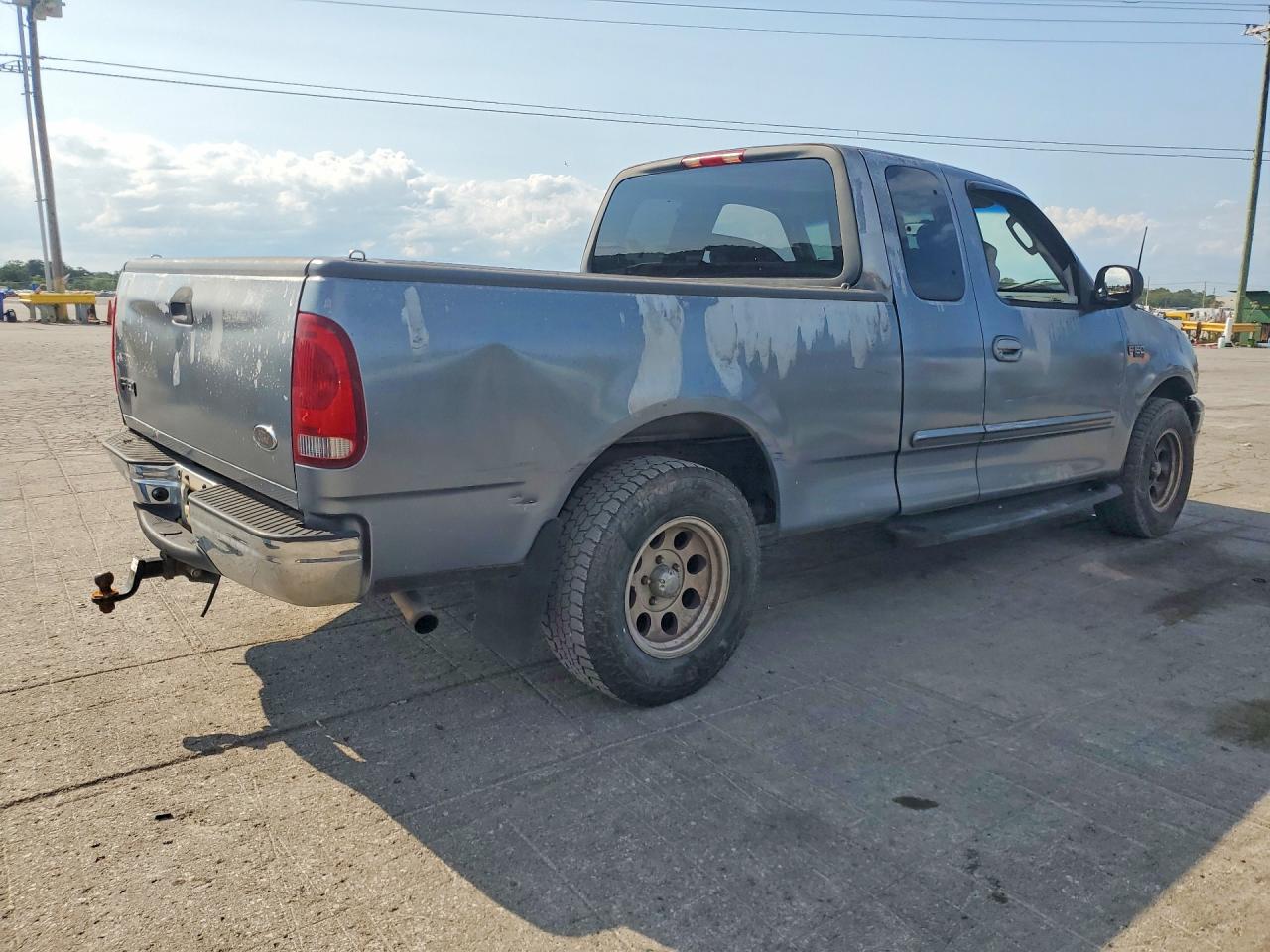 2003 Ford F150 Silver vin: 2FTRX17263CA26020